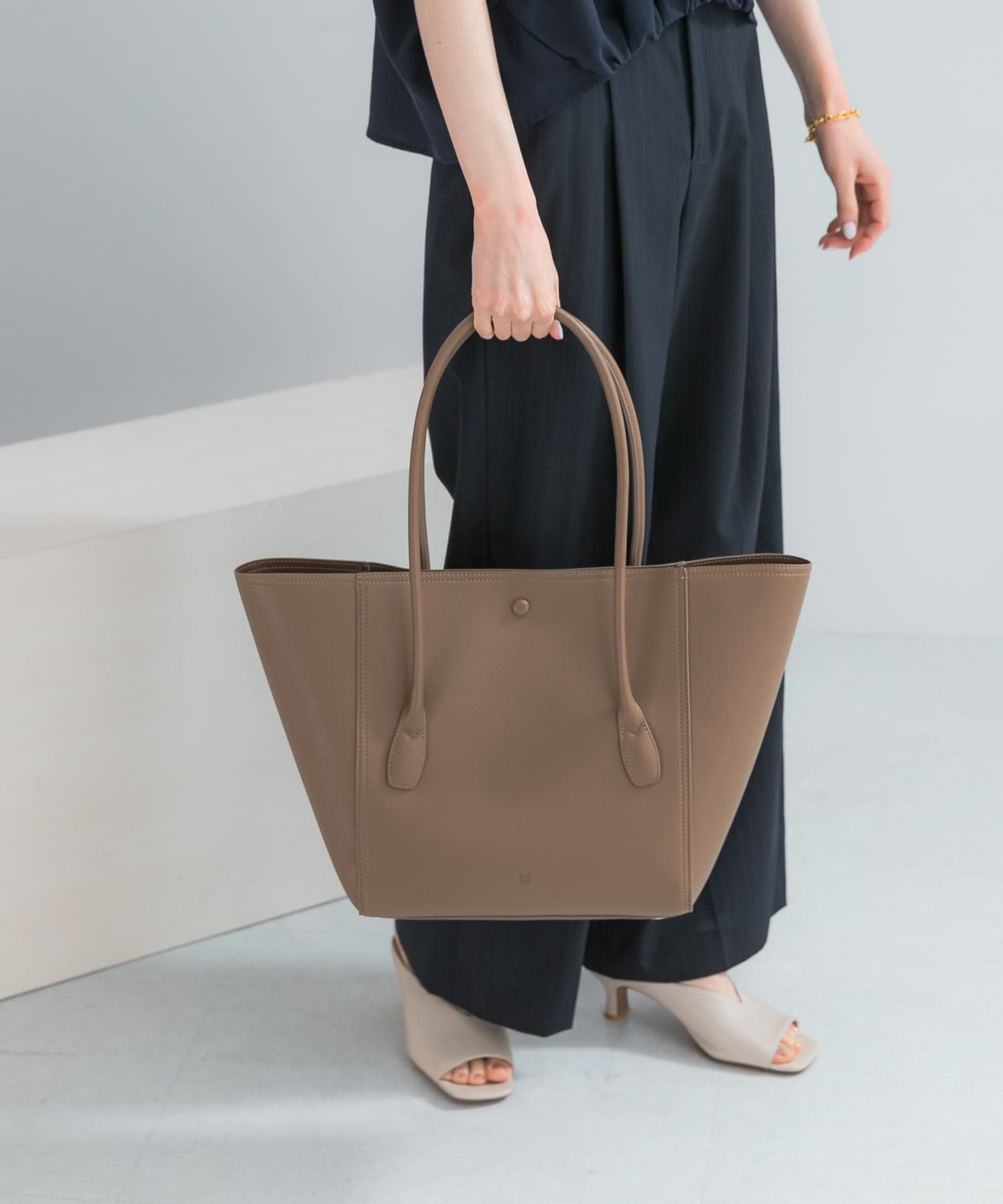 TAUPE