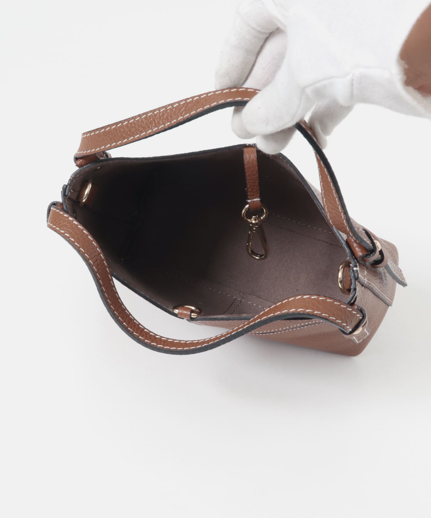 AULENTTI　フロント Vライン バッグ CUOIO Free