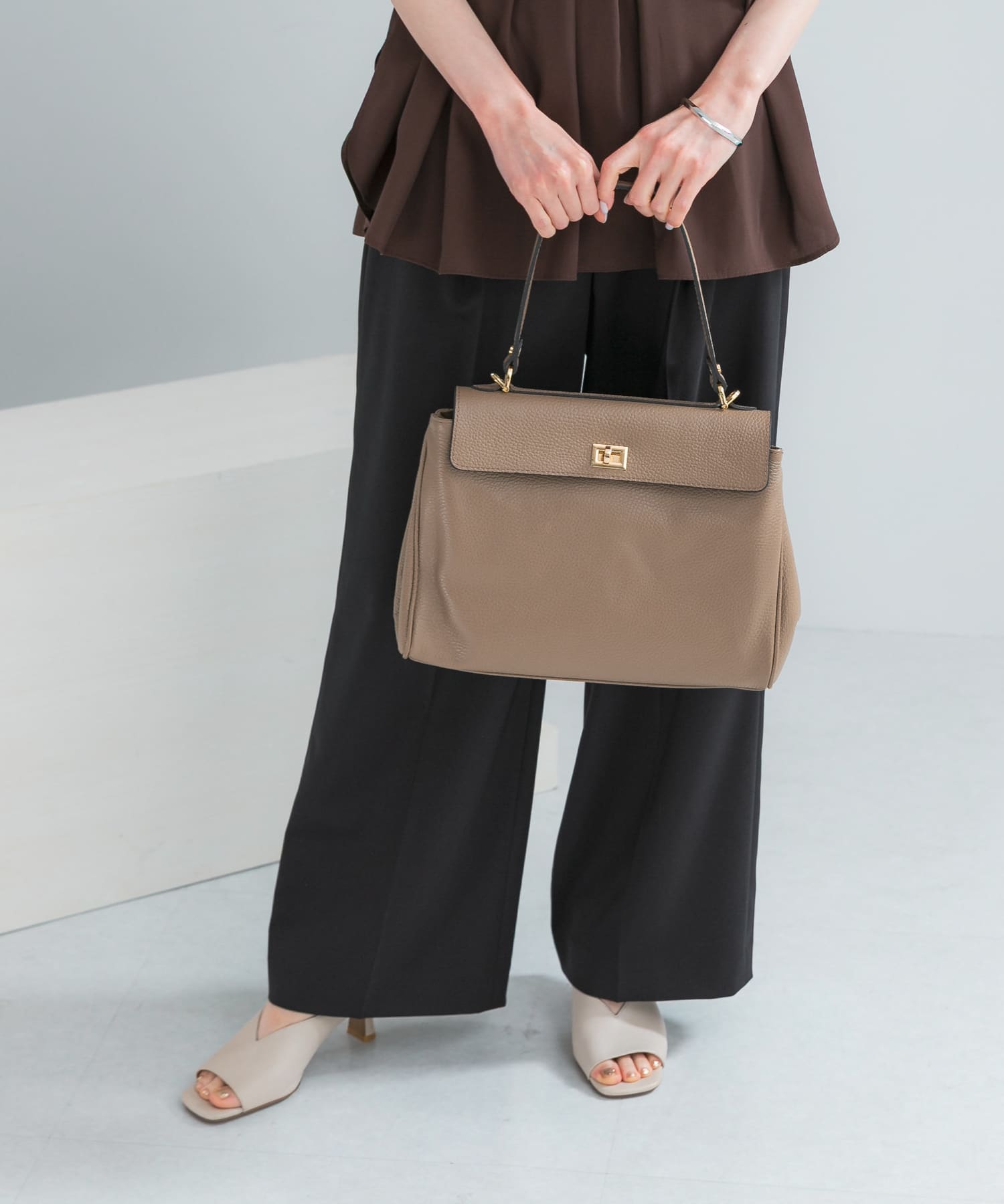 TAUPE