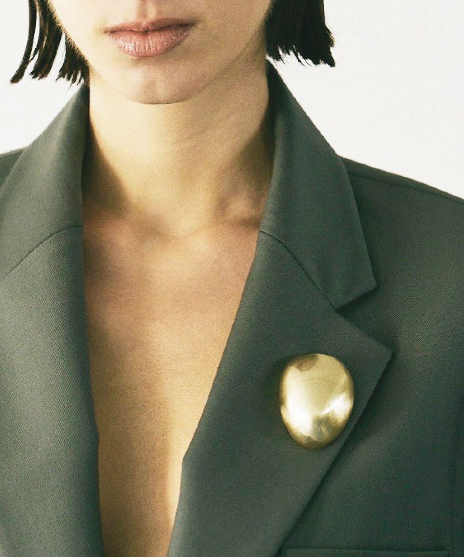 JAMIRAY　EGG SCULPTURE BROOCH