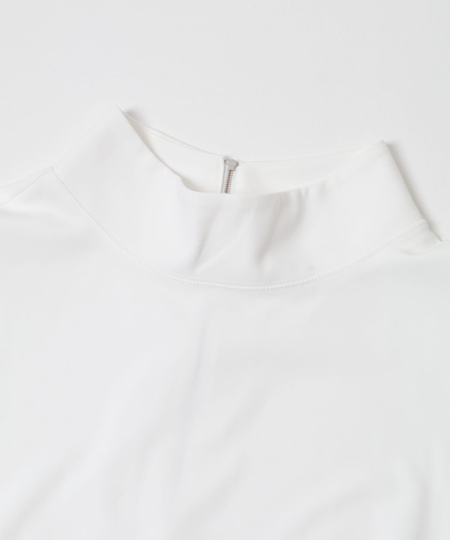 ELENDEEK　OFF NECK CUT AND SEWN O.WHT Free