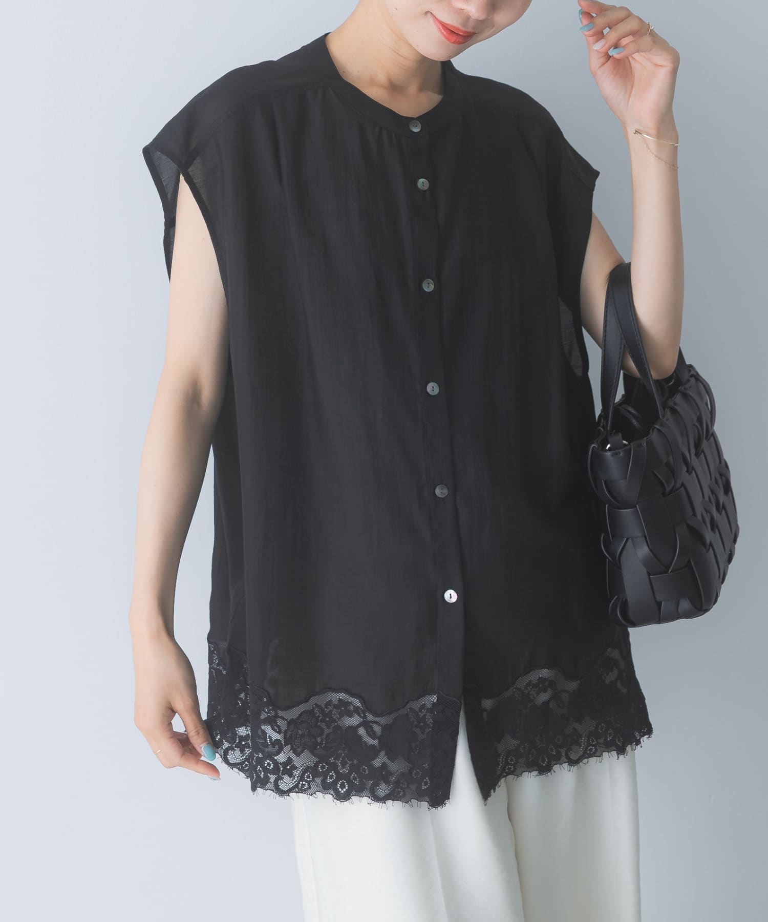 CHIGNON レースシアーフレンチブラウス(Free O/WHITE): トップス