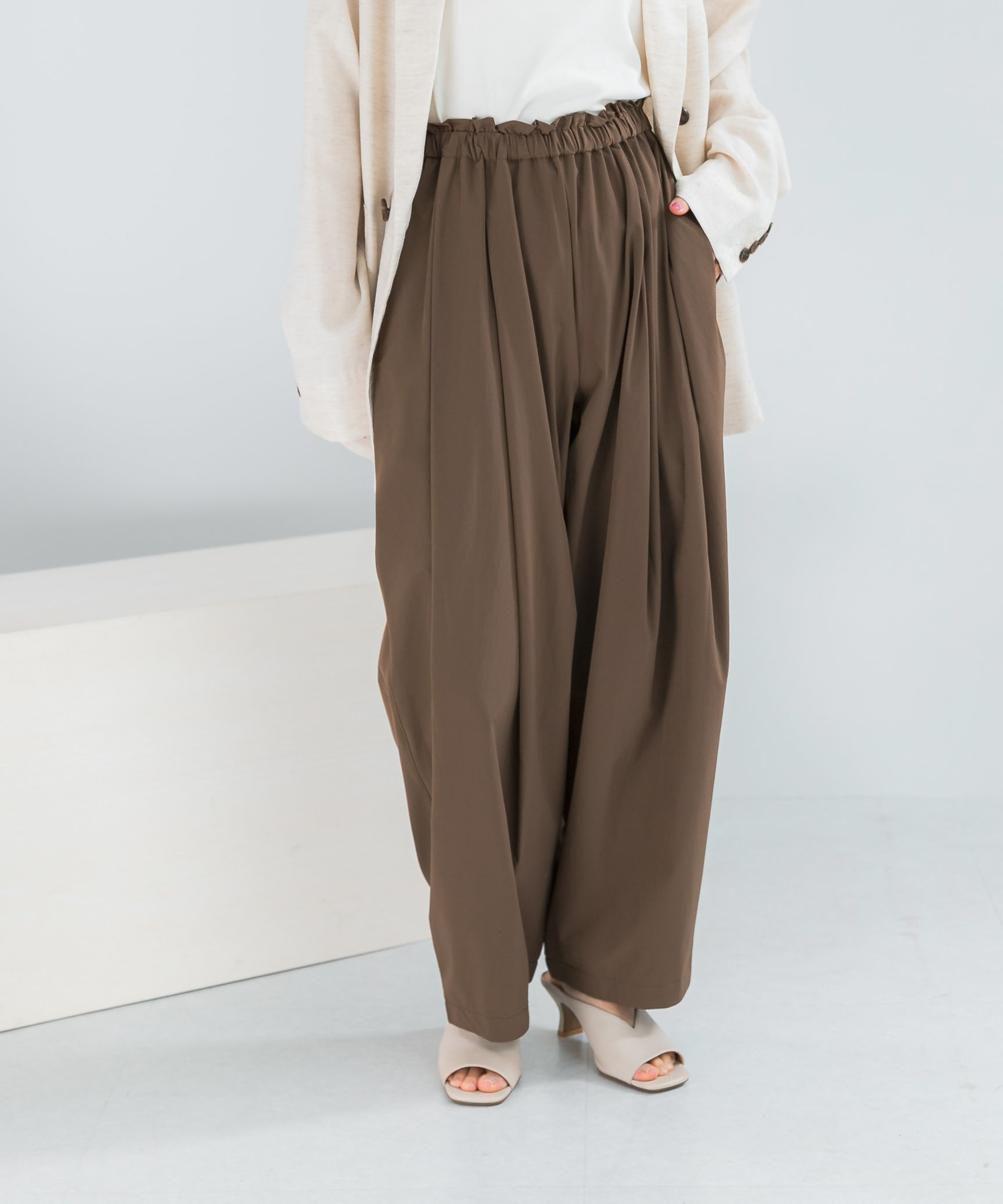 ELENDEEK　EASY TUCK COCOON PANTS