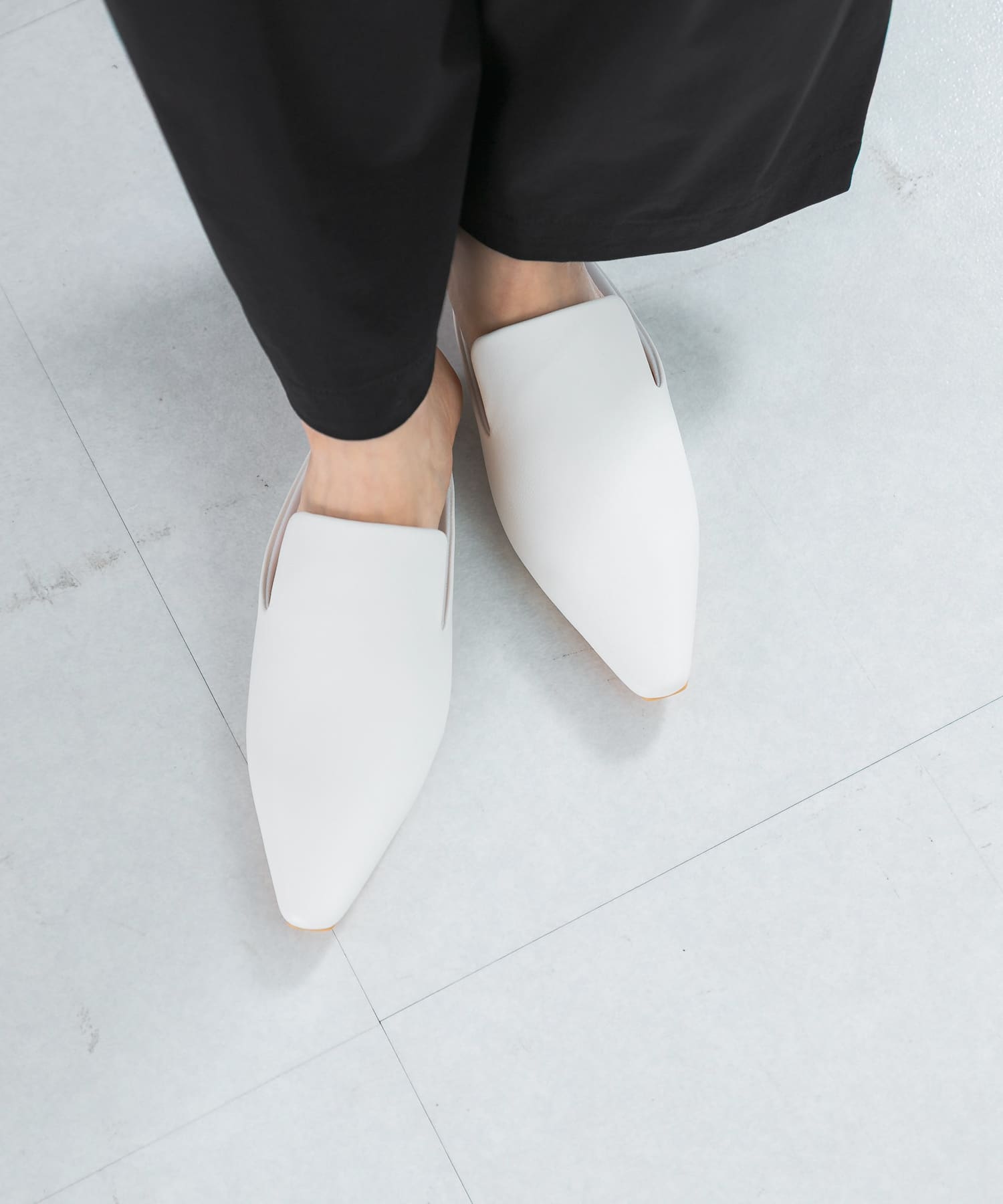 ELENDEEK　SHELTER MULE O.WHT 37