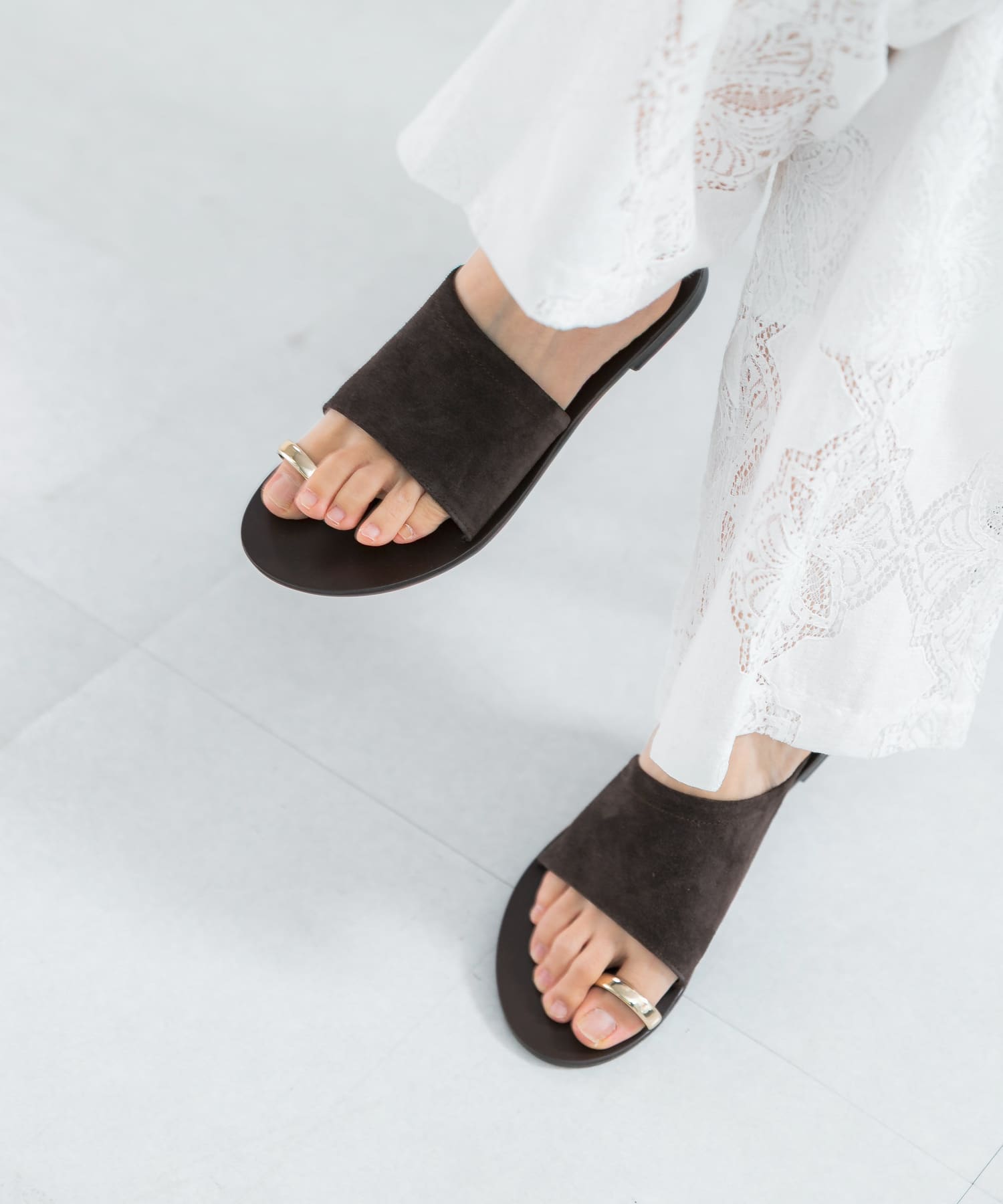 NICOLAS LAINAS　ゴールドポイントサンダル GOLDDKBRN 36