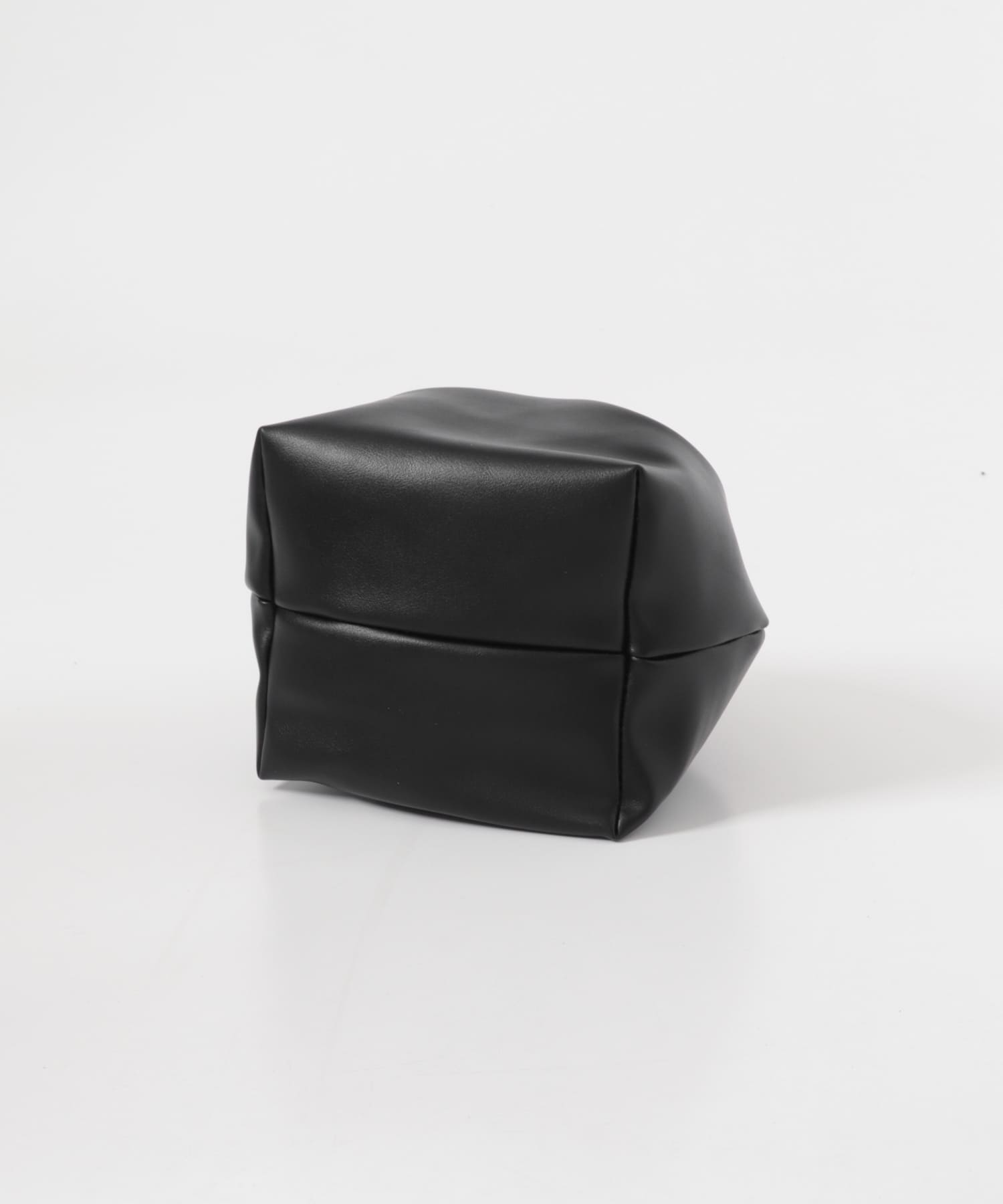 IOMMI　パイピングハンドルバッグ BLACK Free