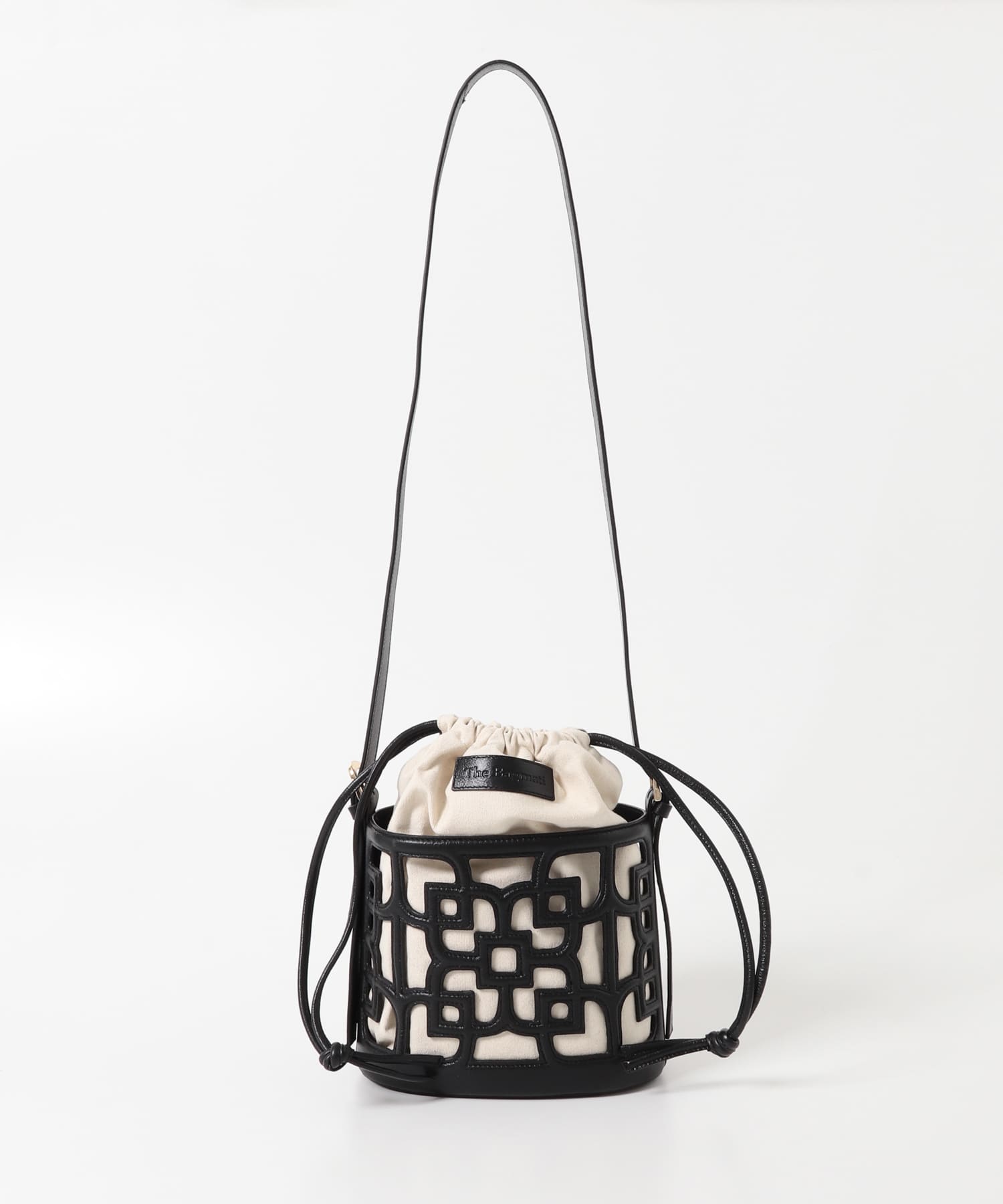 BAGMATI　カットワークショルダーバッグ