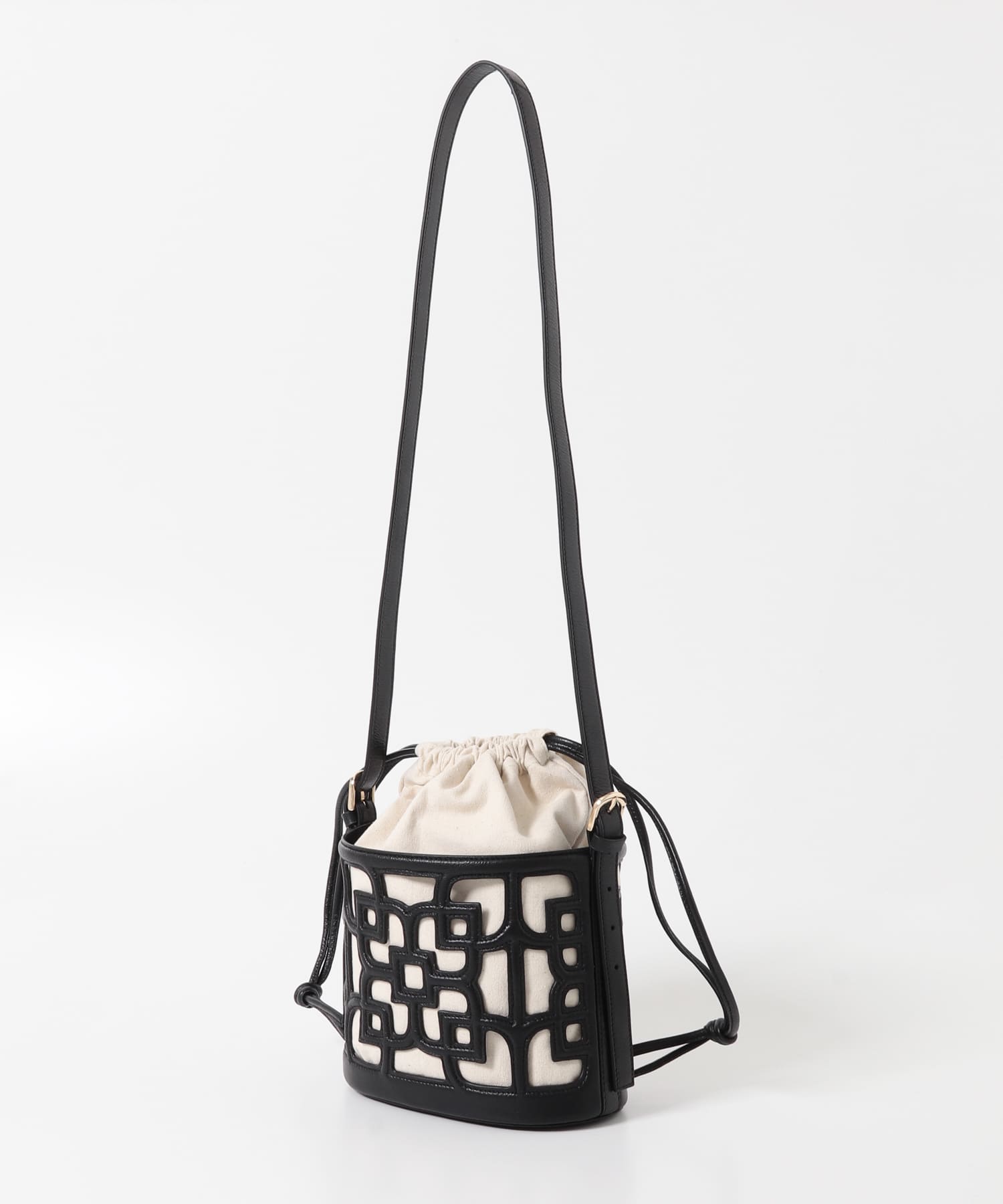 BAGMATI　カットワークショルダーバッグ BLACK Free