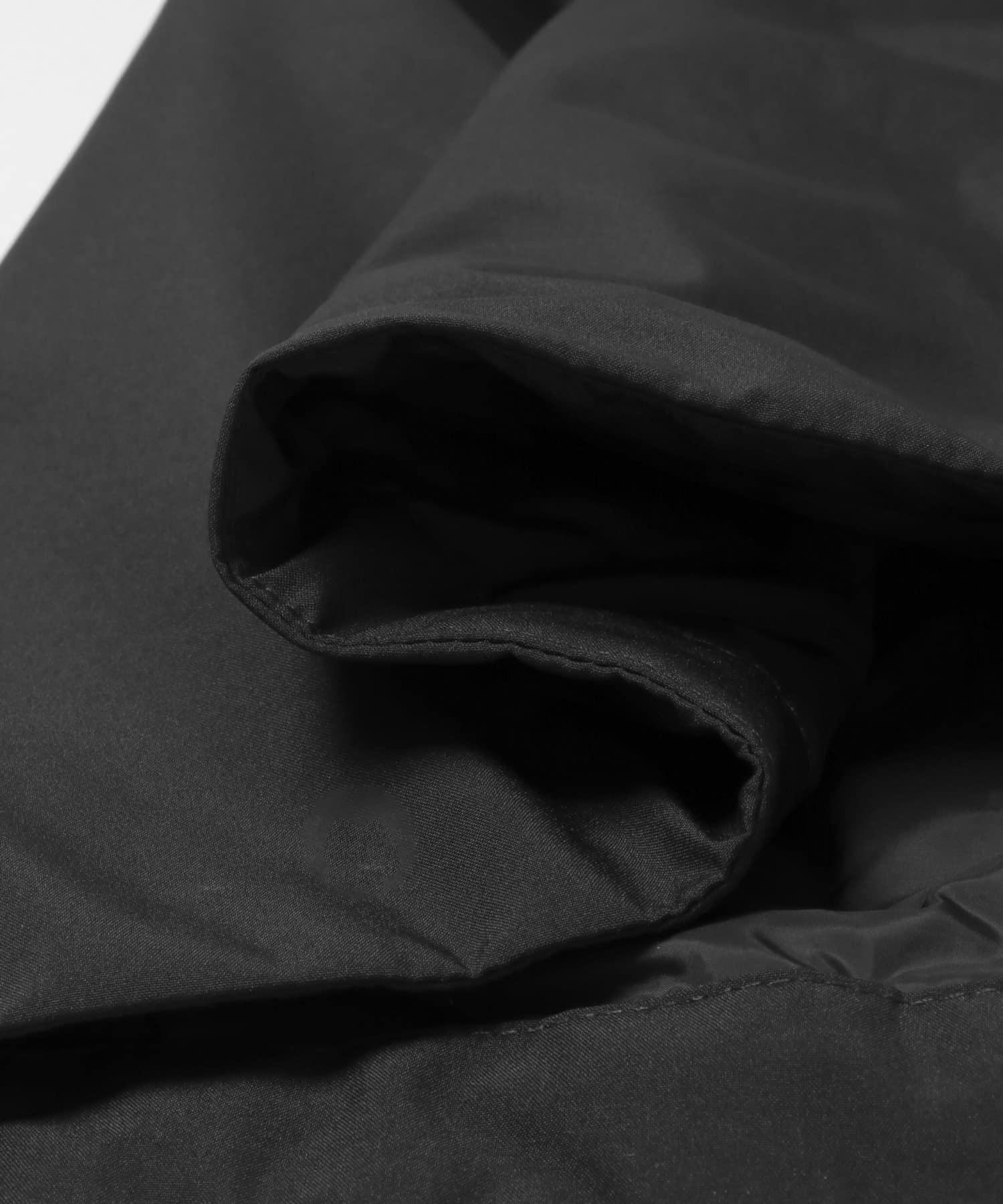 『別注』+phenix　WINDSTOPPER by GORE-TEX LABS ノーカラーダウンジャケット BLACK S