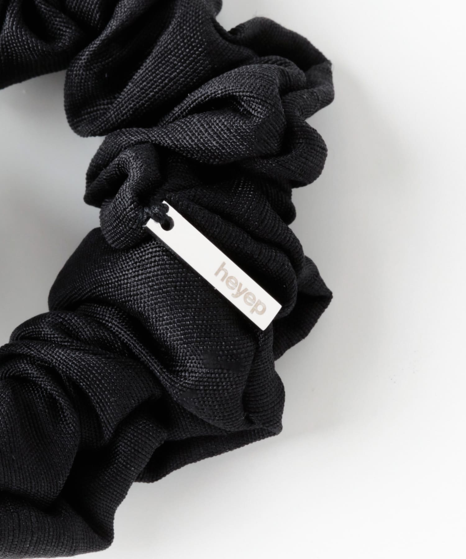 heyep　M METAL BALL SILK SCRUNCHIE BLACK -
