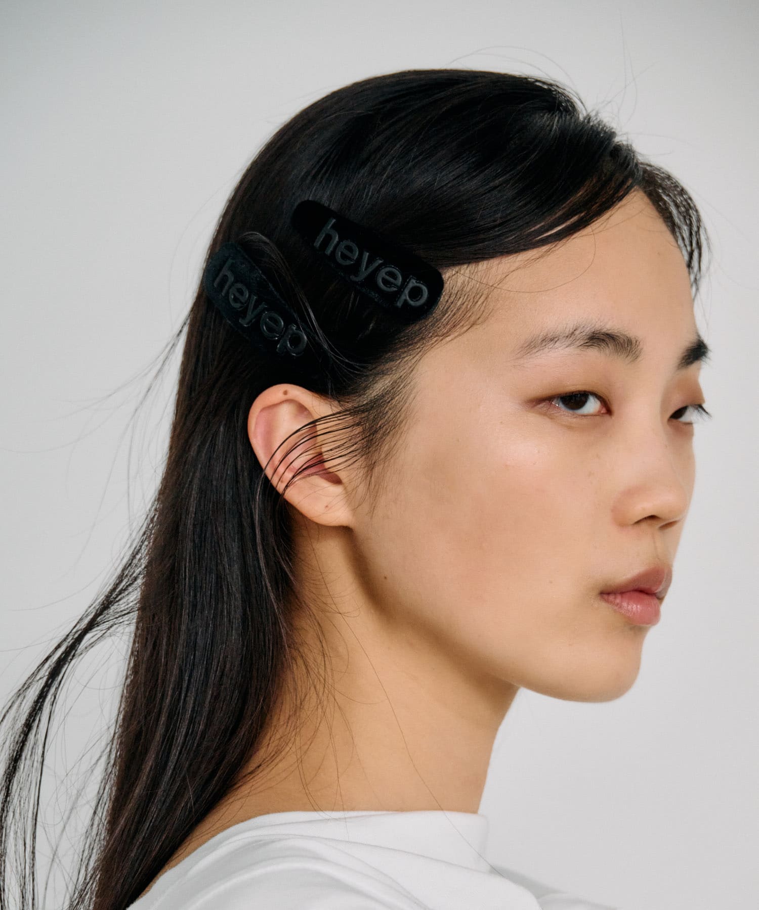 heyep　PUFFY LOGO HAIR CLIPS 2-PIECE