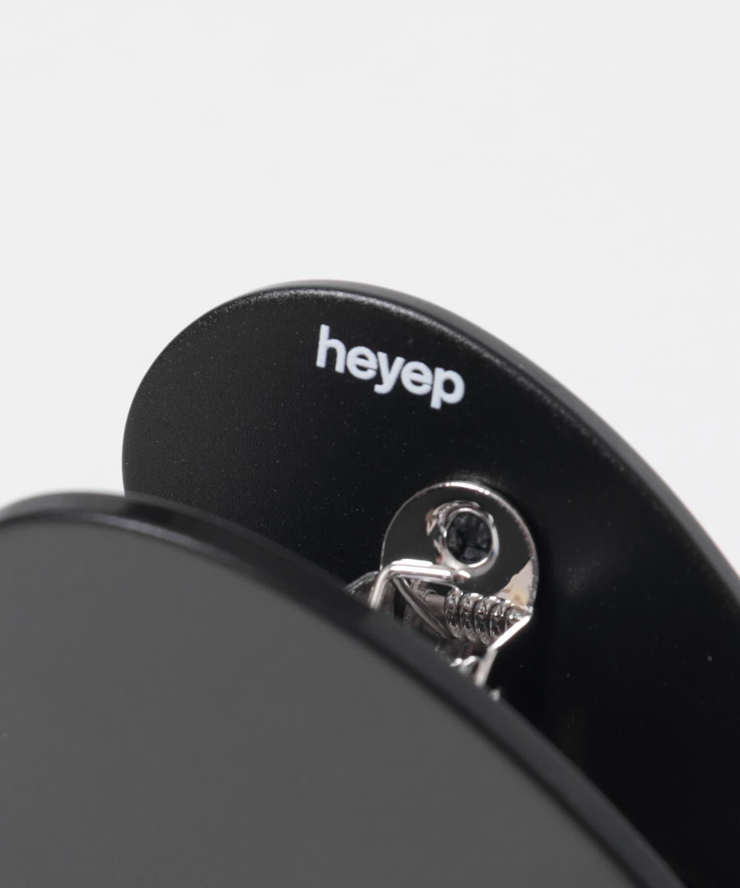 heyep　MATTE MEDIUM HEART CLIP BLACK -