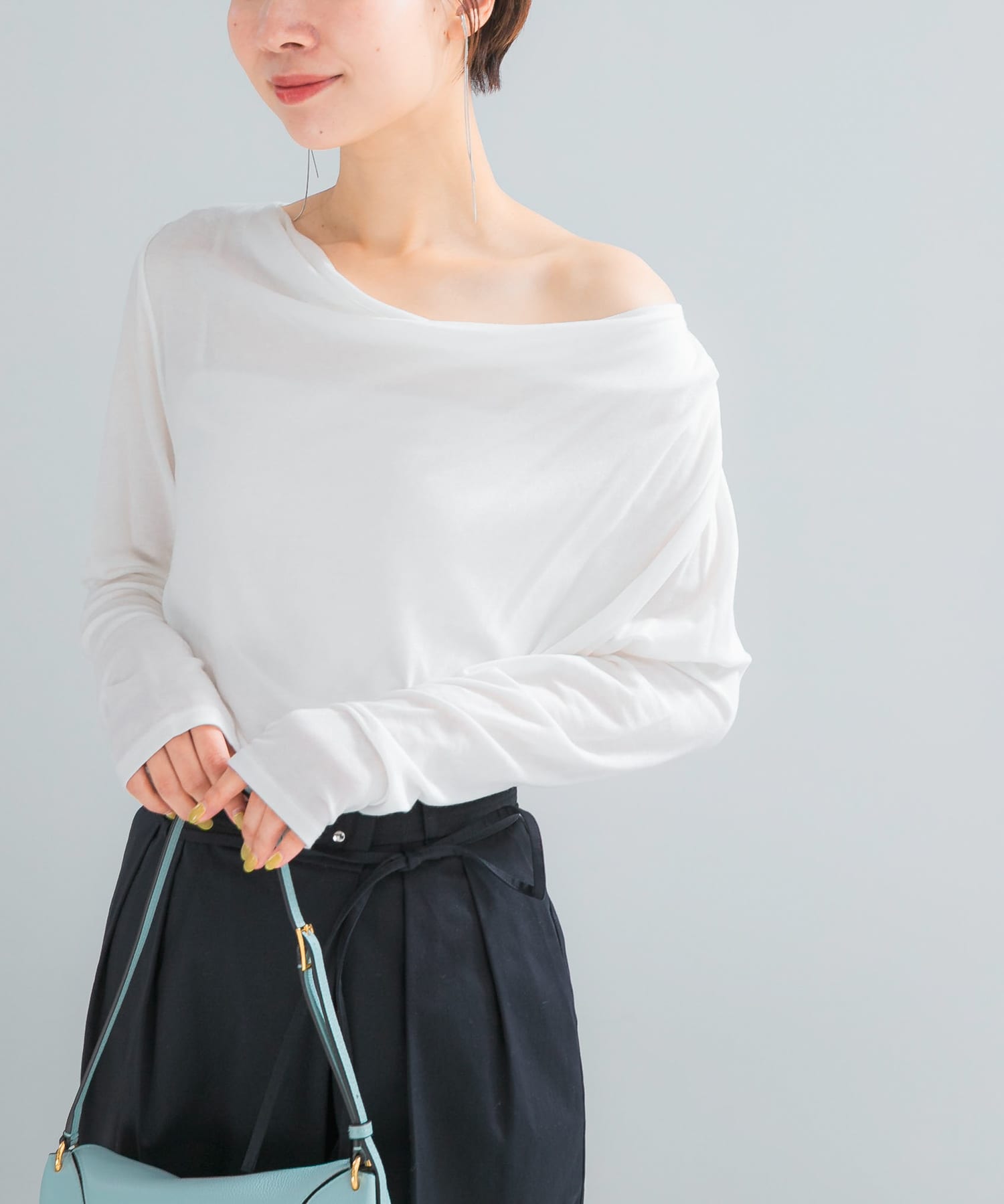 エアリータッチ2WAYネックプルオーバー