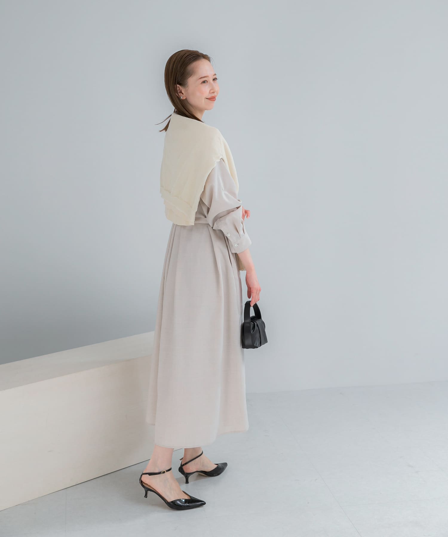 L/BEIGE