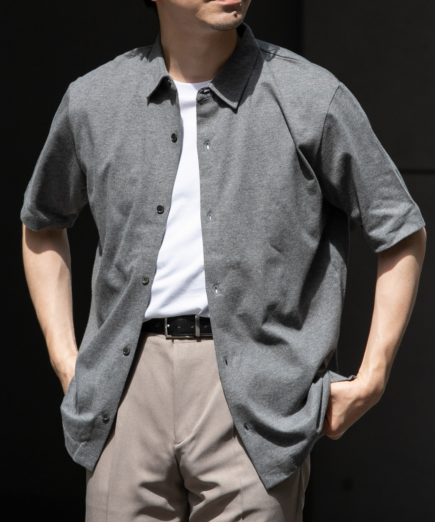 GRAY