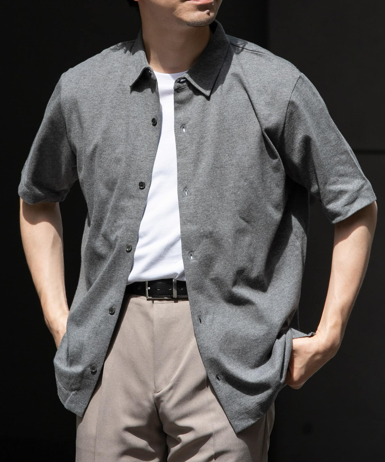 GRAY