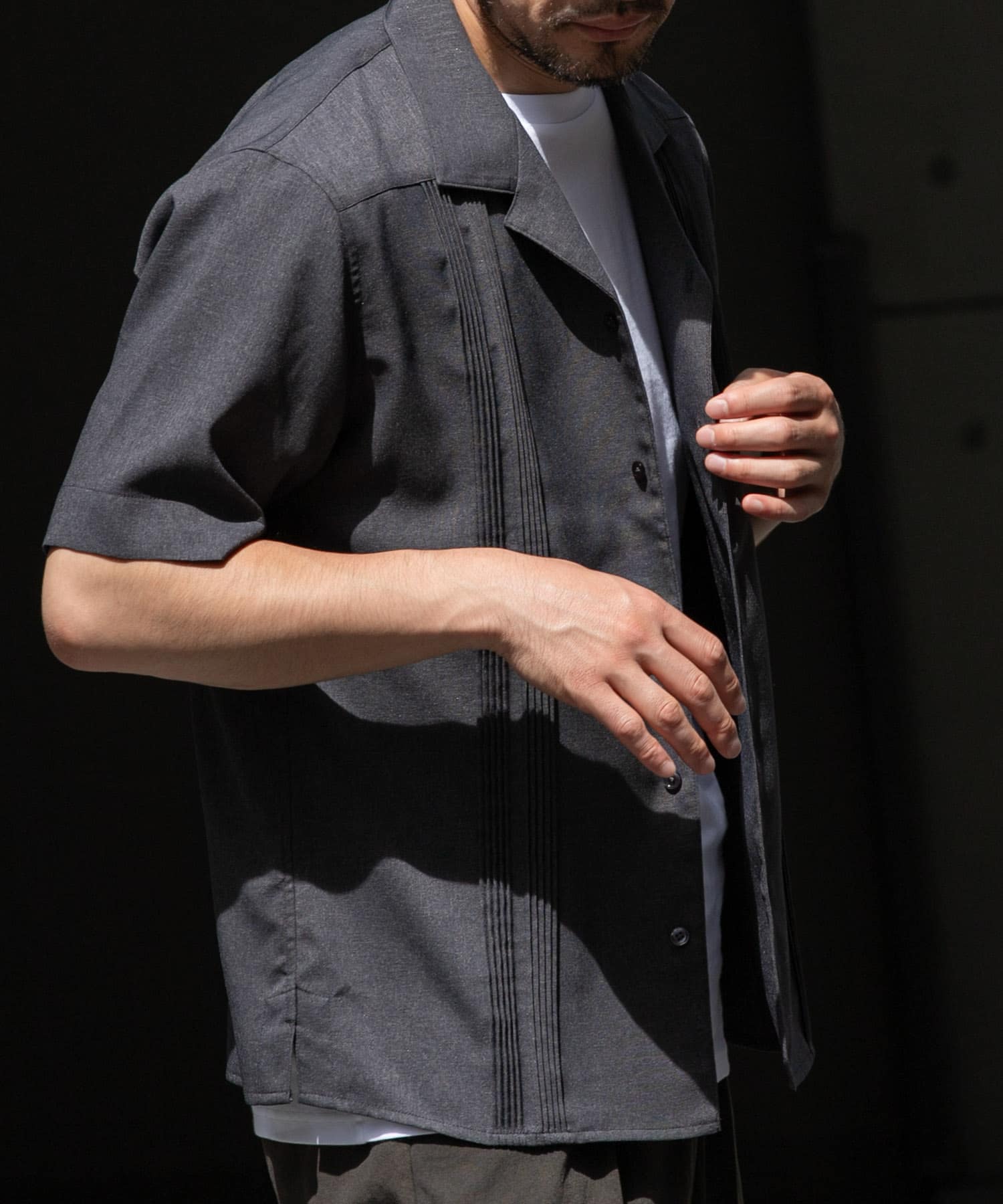 GRAY