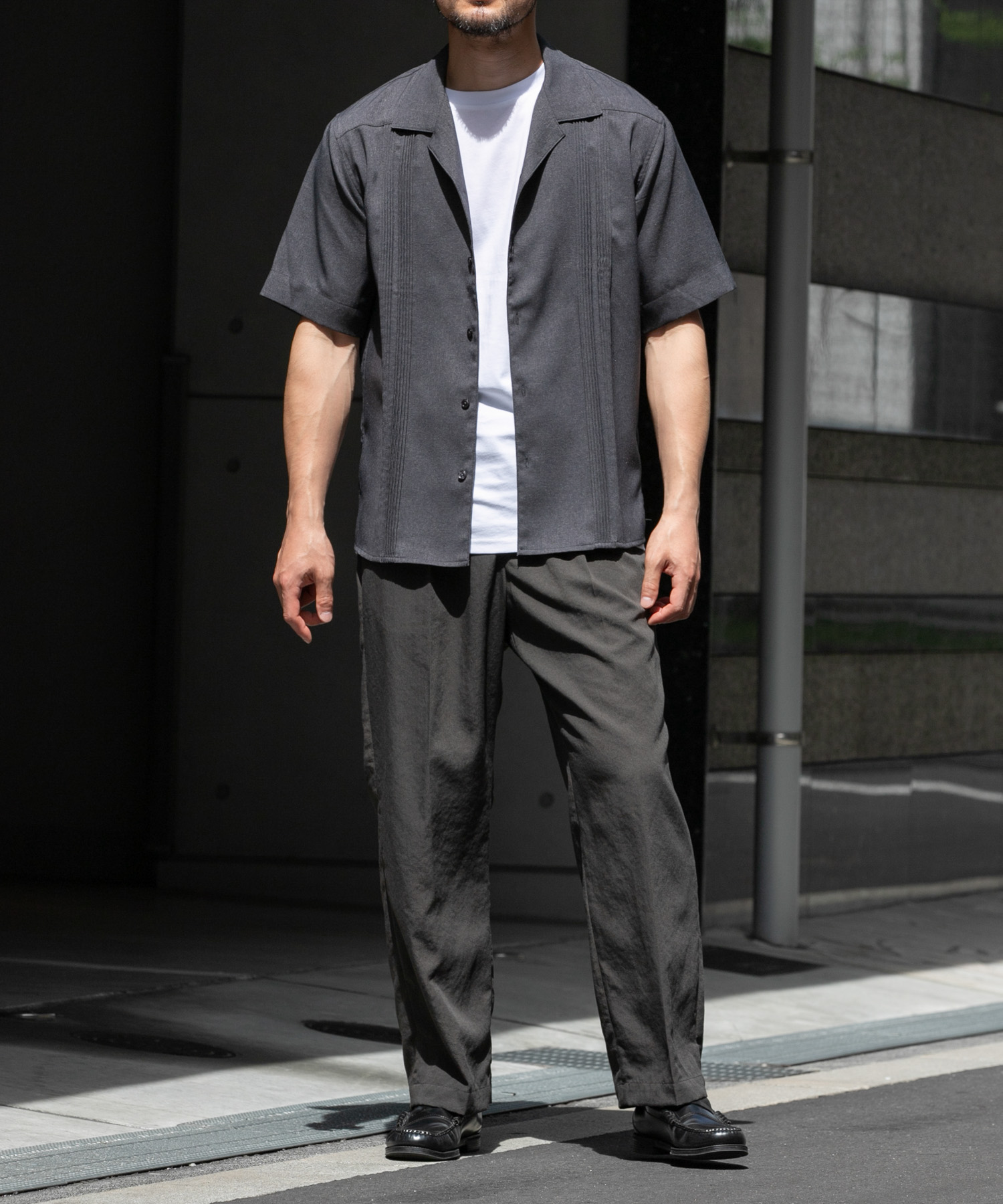 GRAY