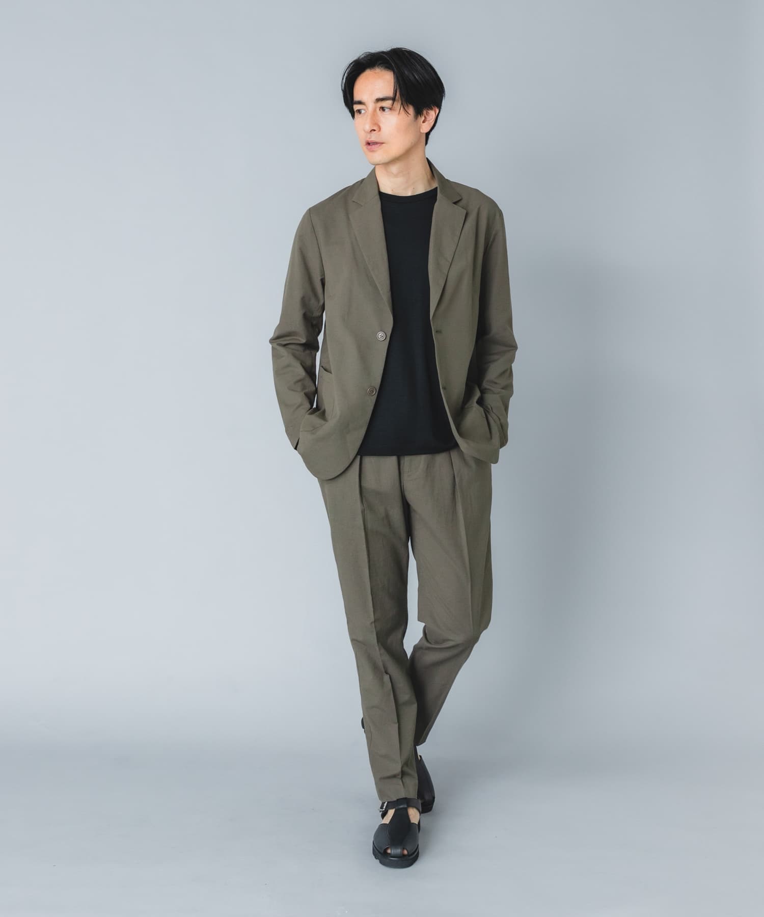 KHAKI