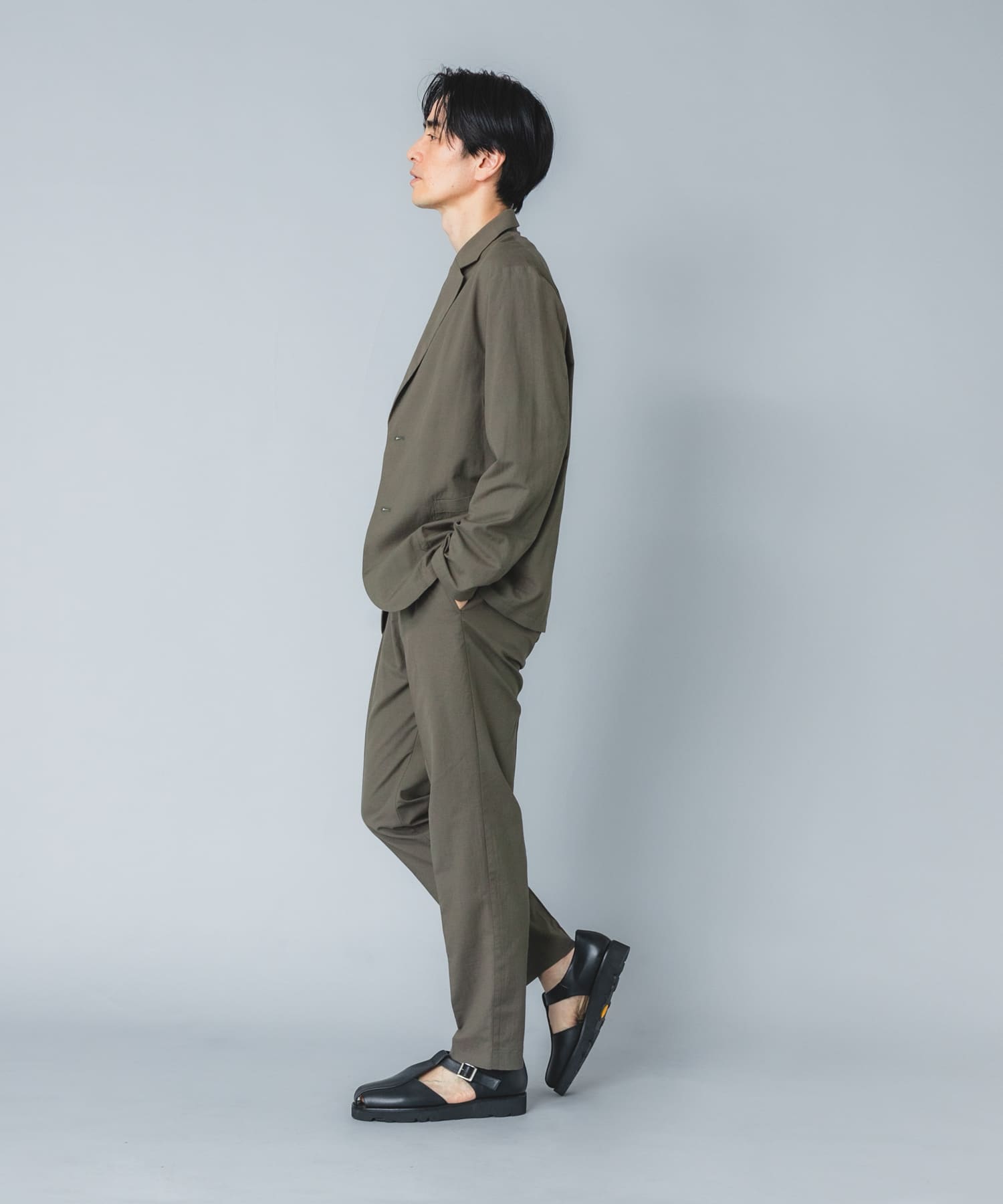 KHAKI