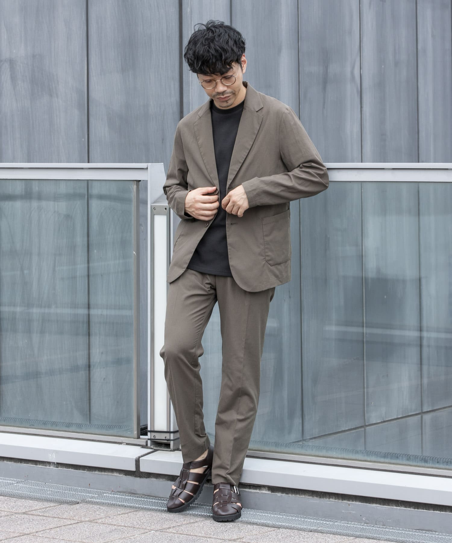 KHAKI