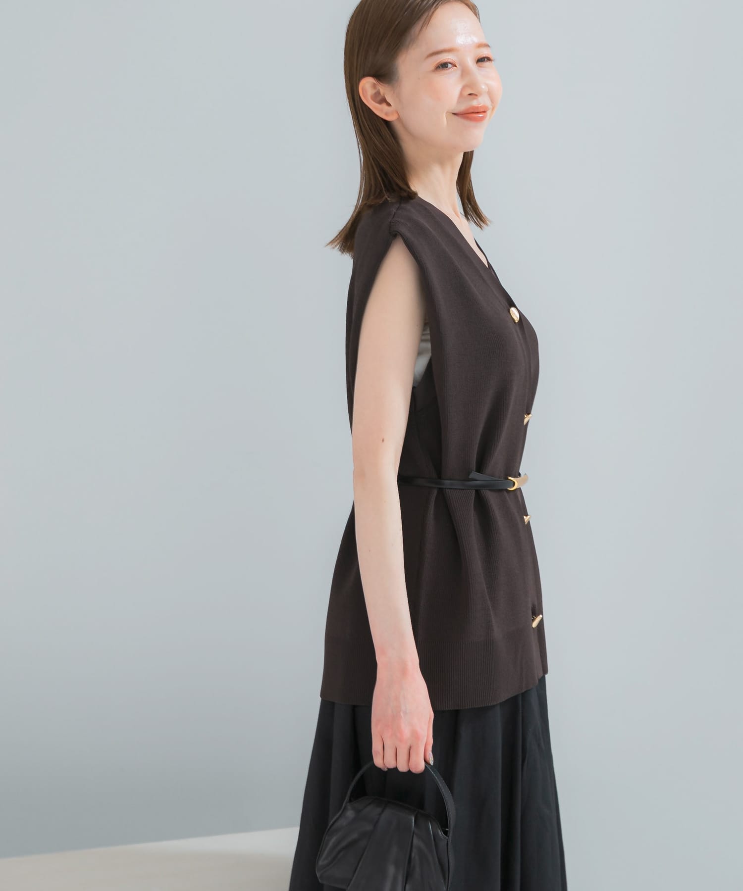DARK BROWN