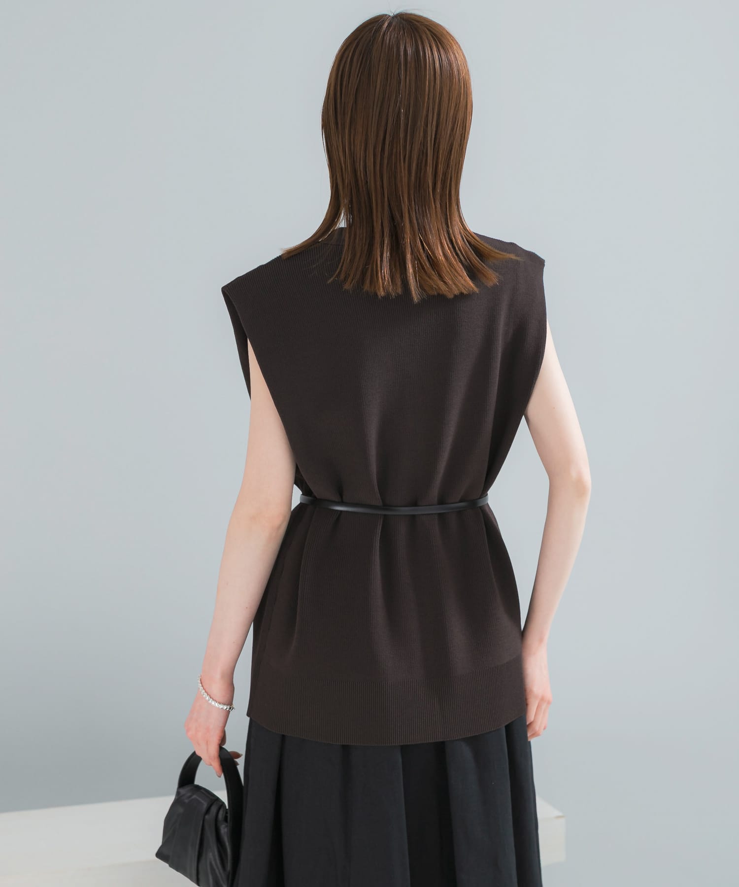 DARK BROWN
