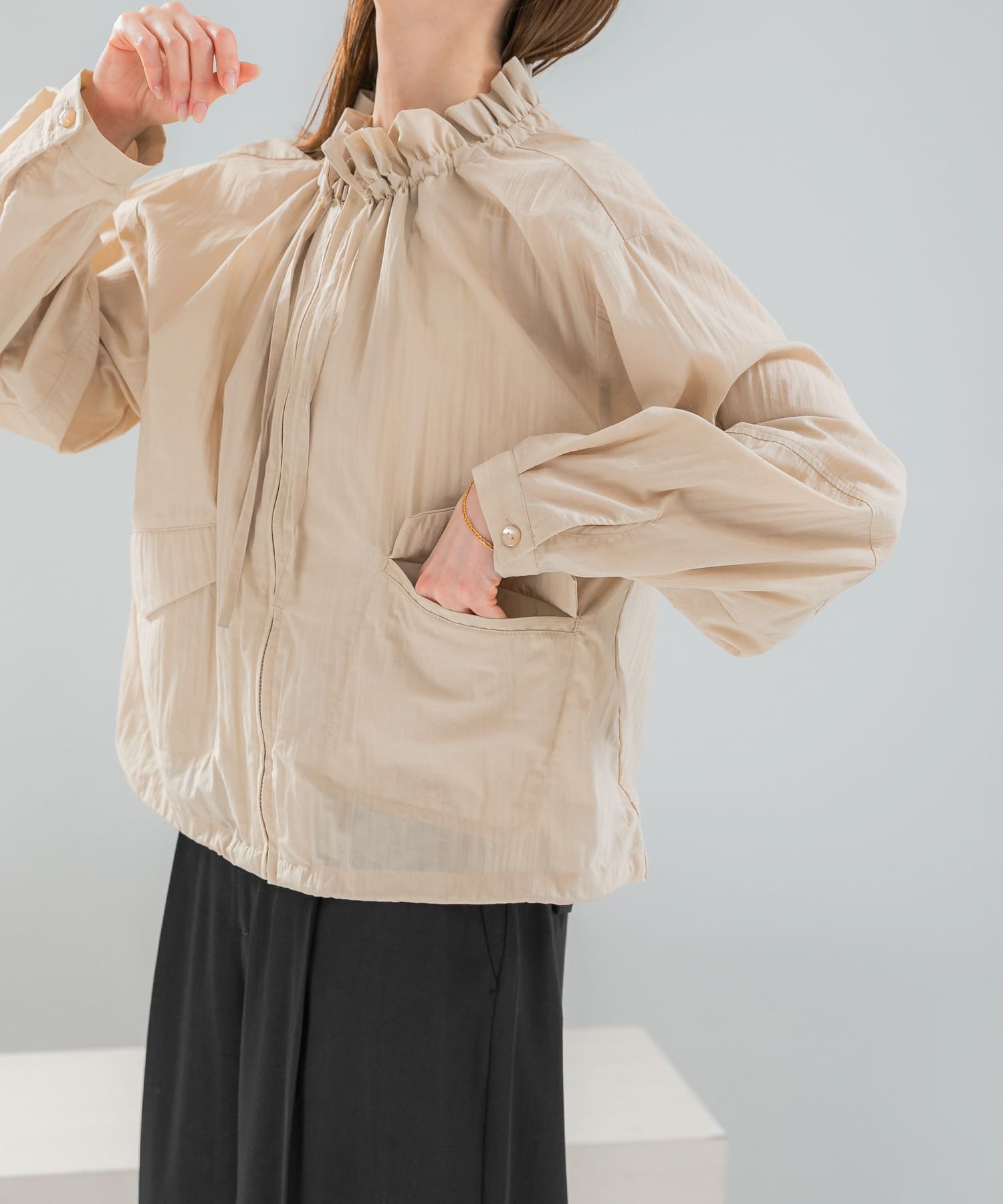 L/BEIGE
