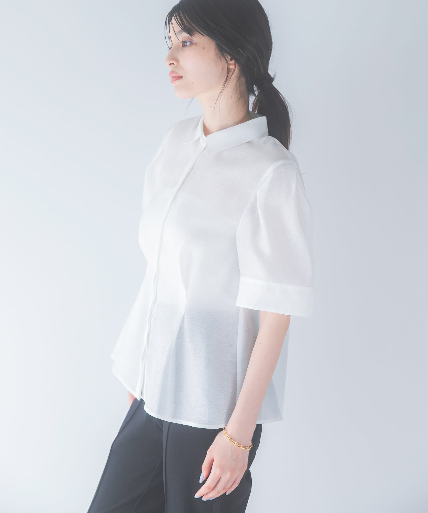 OFF WHITE