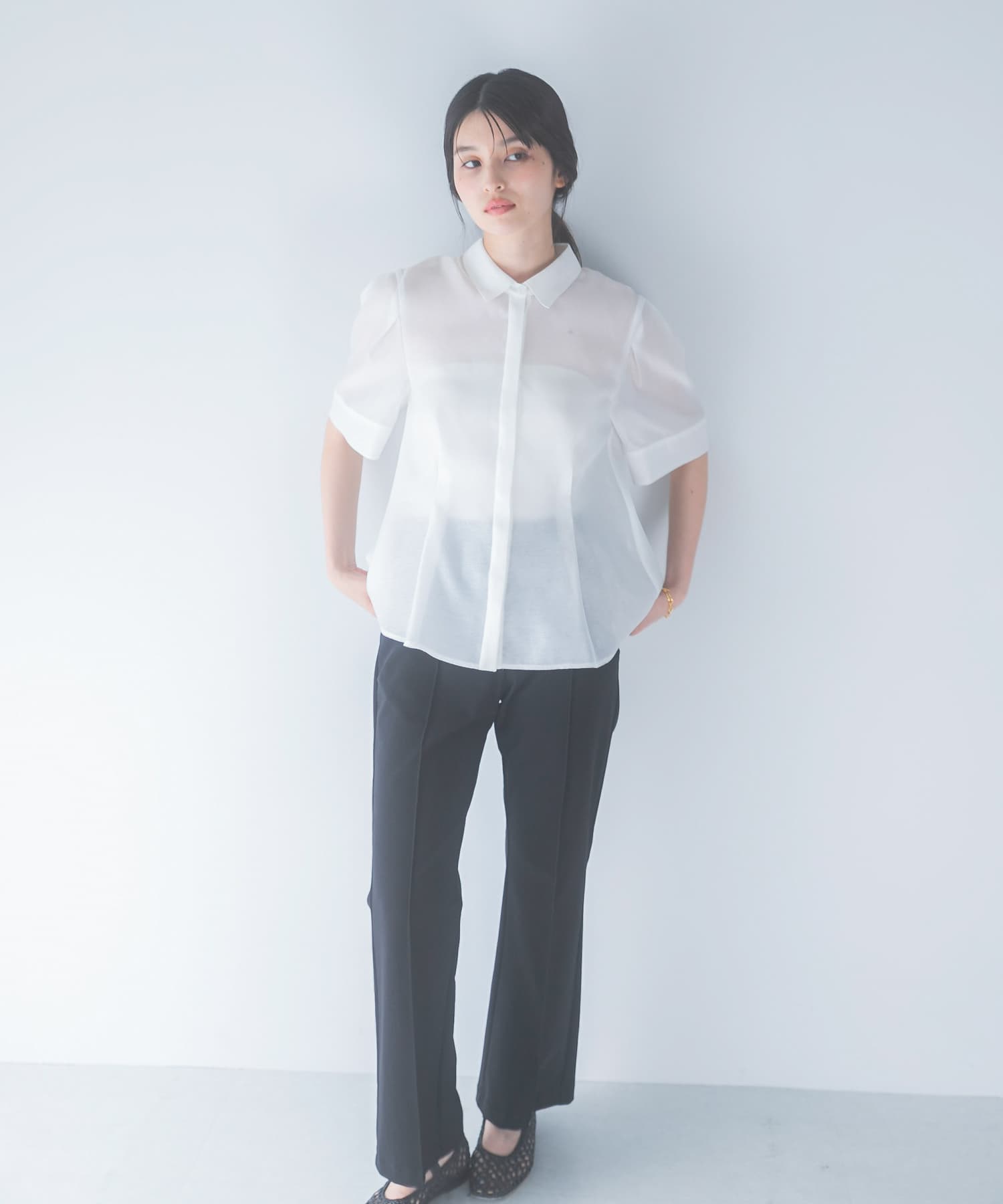 OFF WHITE