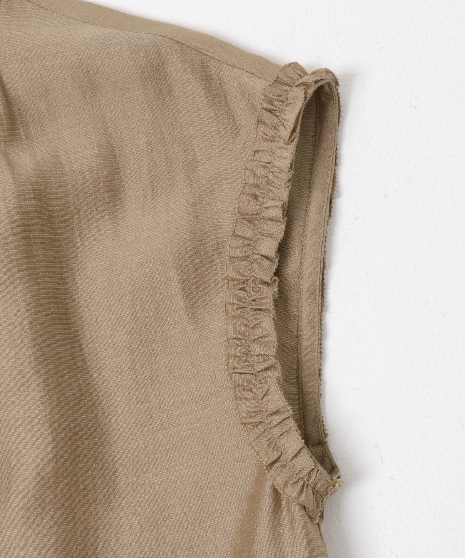 フリルディテールノースリーブブラウス BEIGE Free