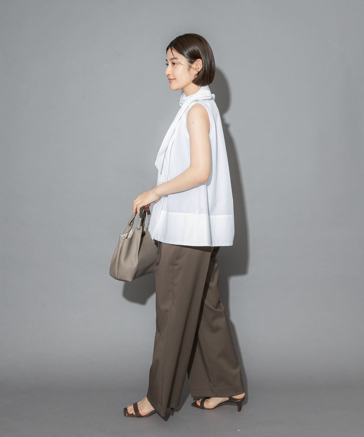 OFF WHITE
