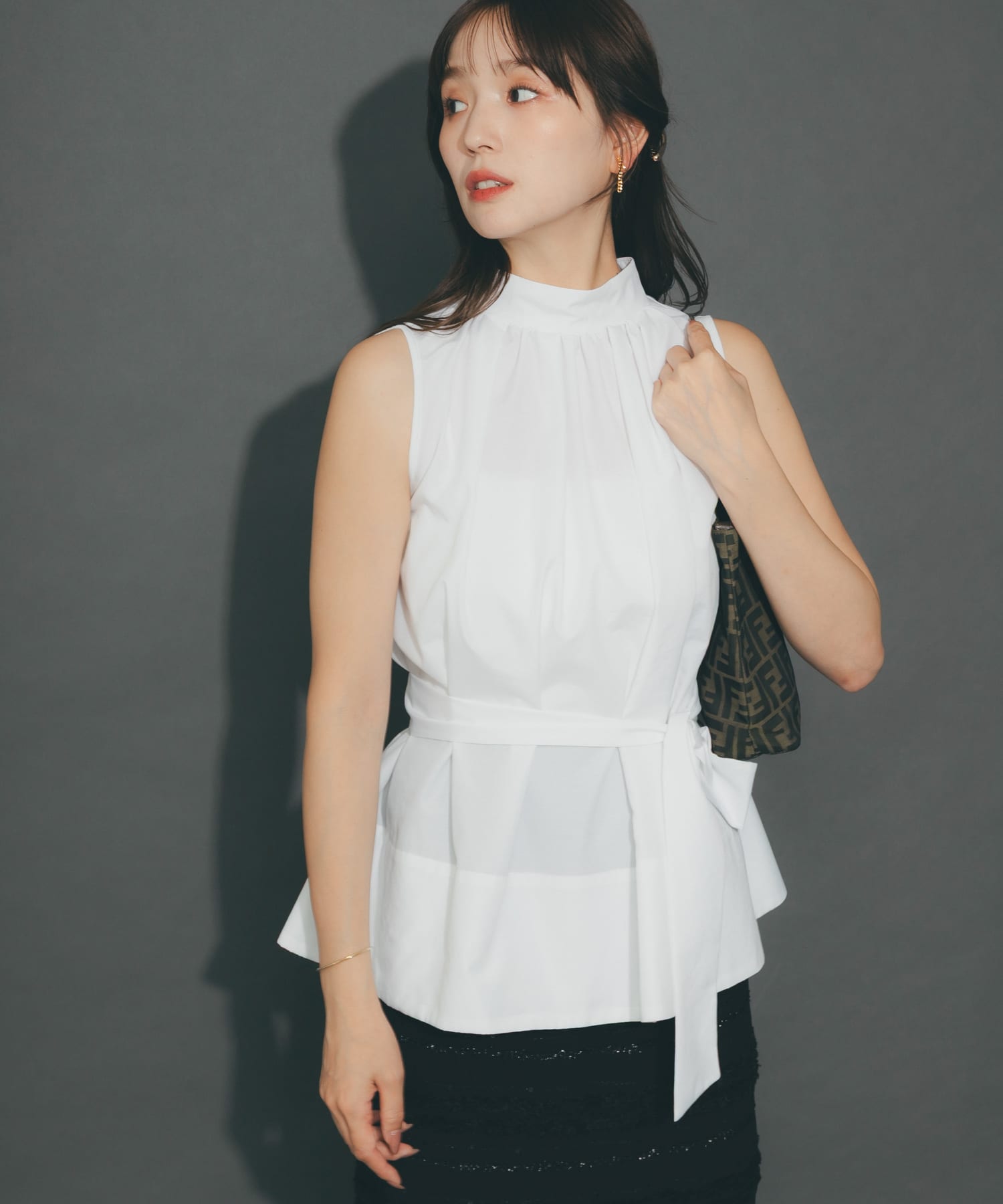 OFF WHITE