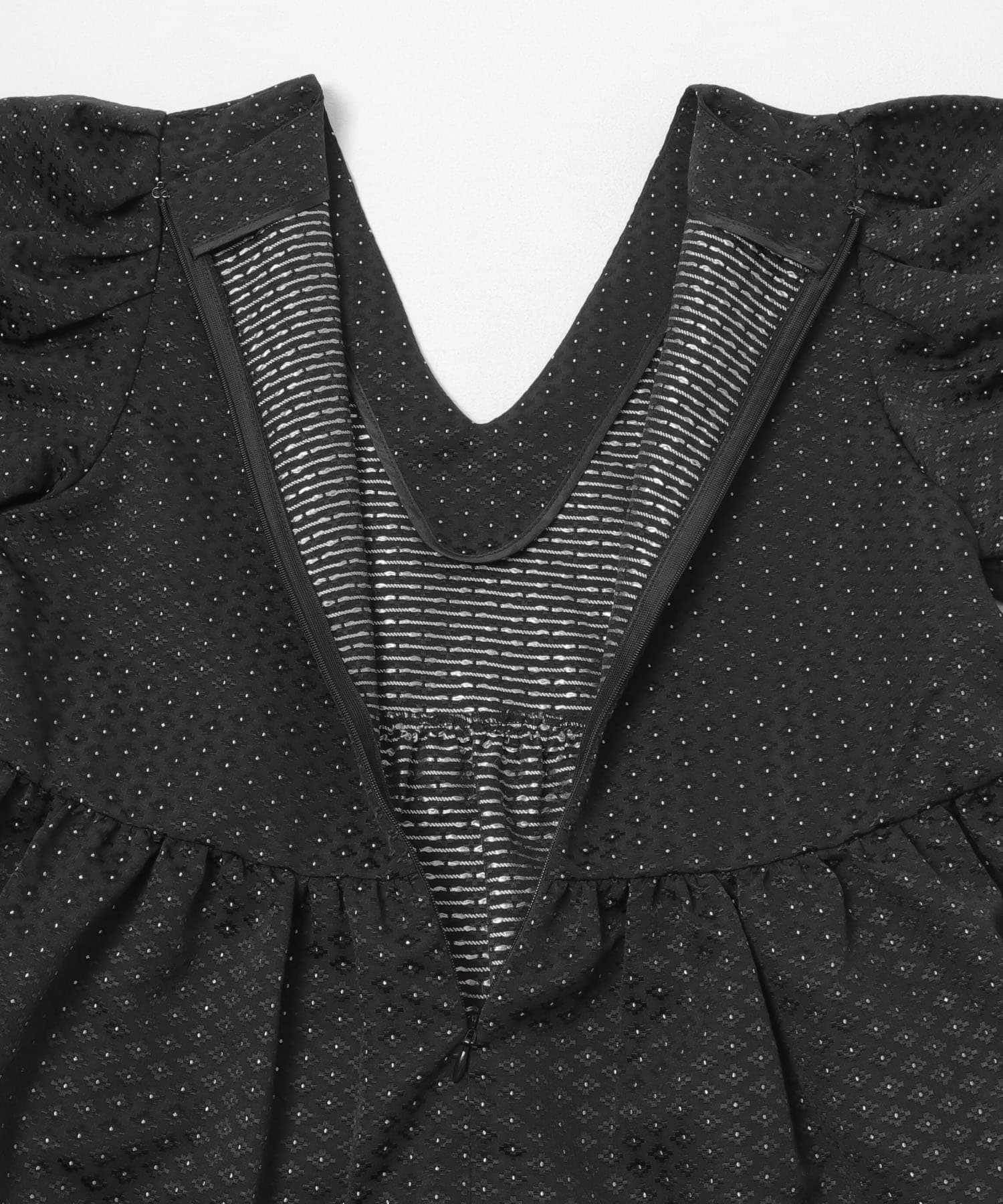 『WEB限定』ジャガードペプラムＶネックブラウス BLACK Free