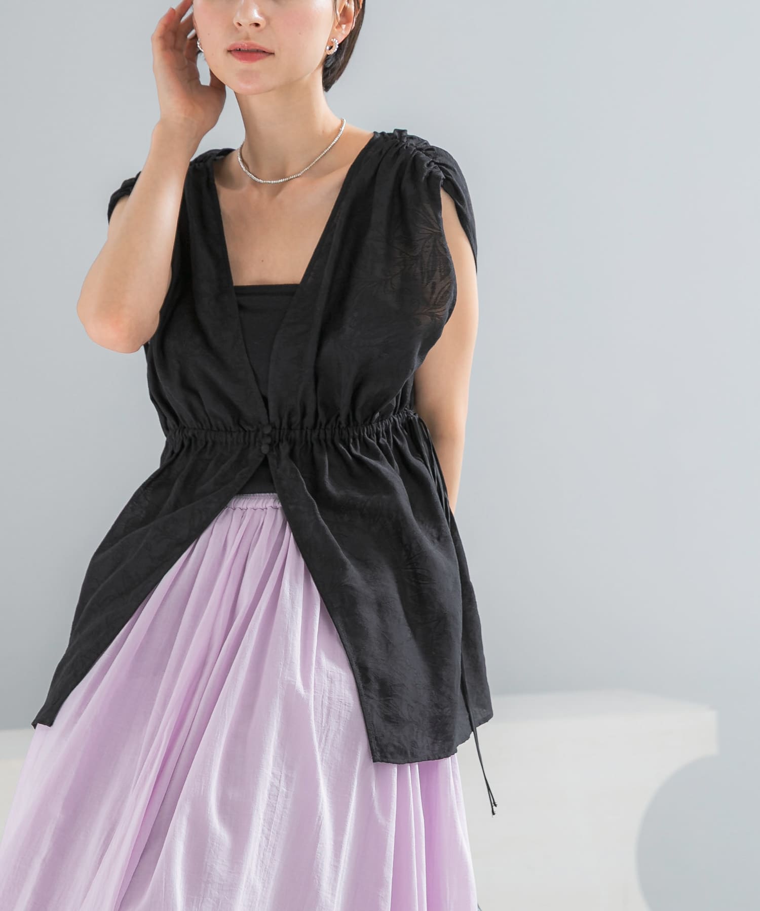 ボタニカルジャガードジレトップス