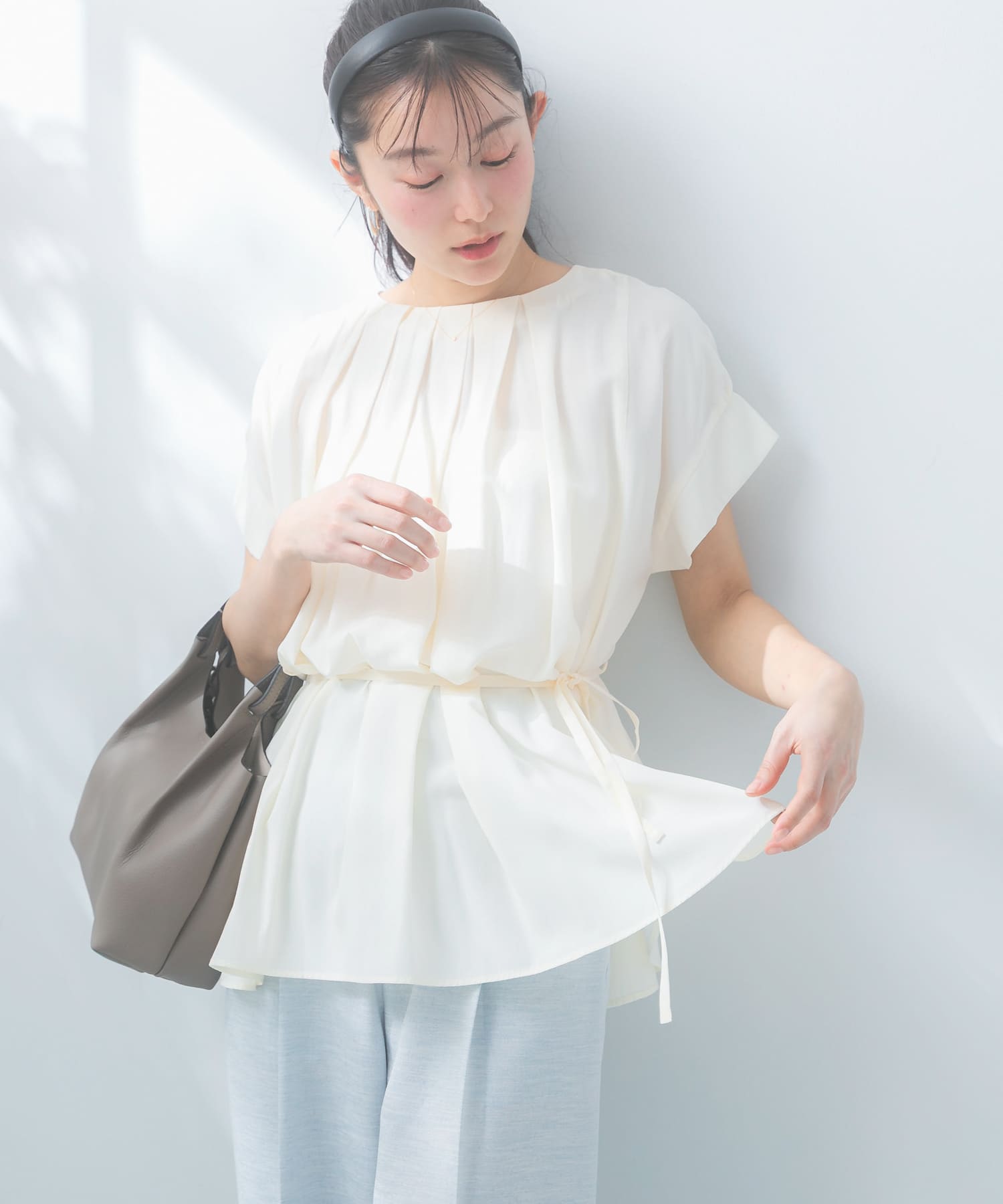 『一部WEB限定カラー』タックデザインブラウス