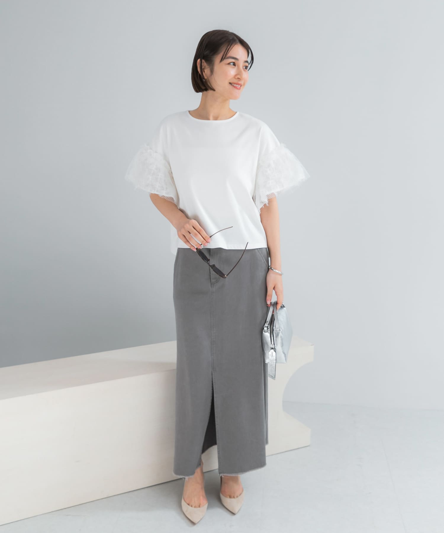GRAY