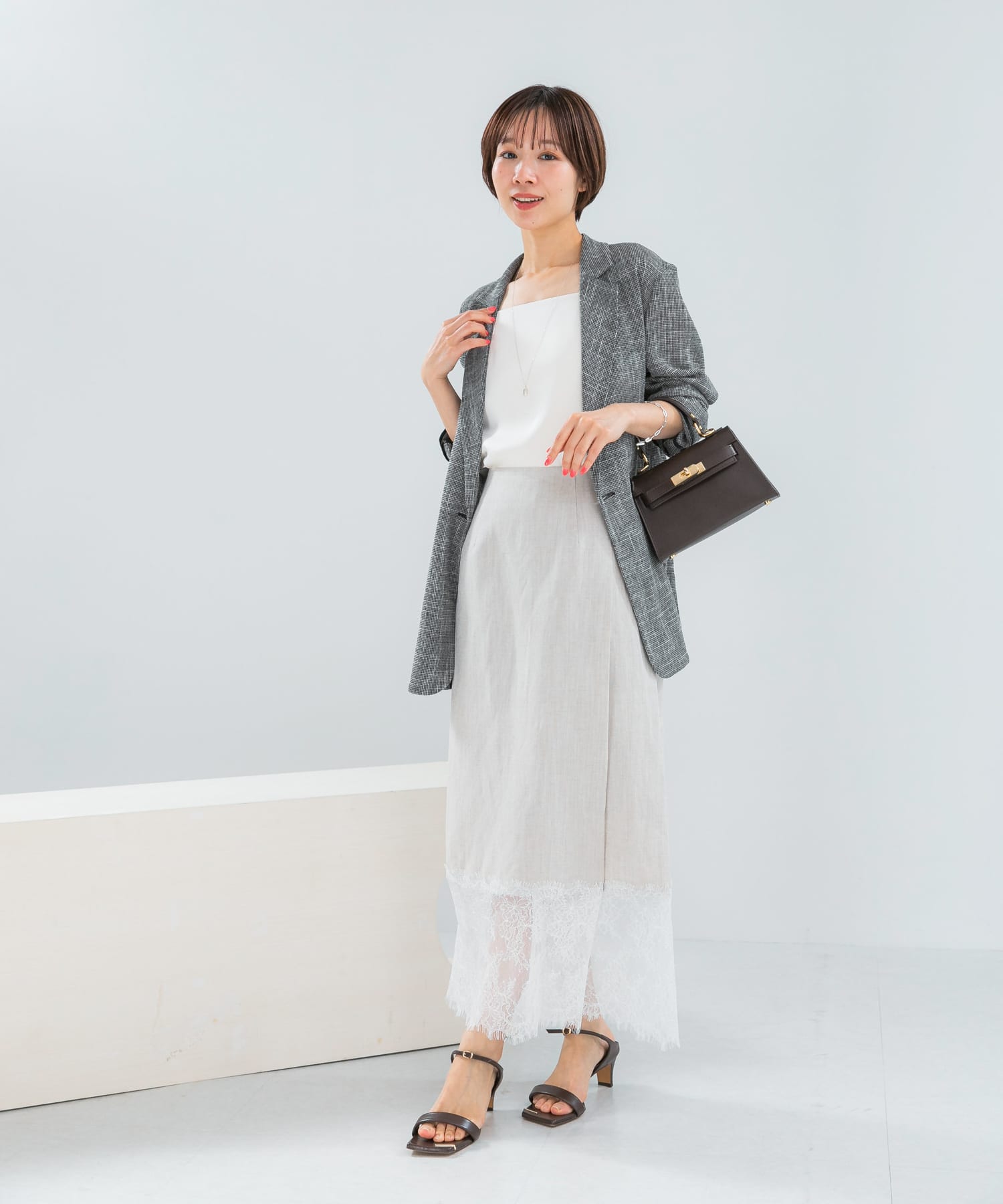 L.BEIGE