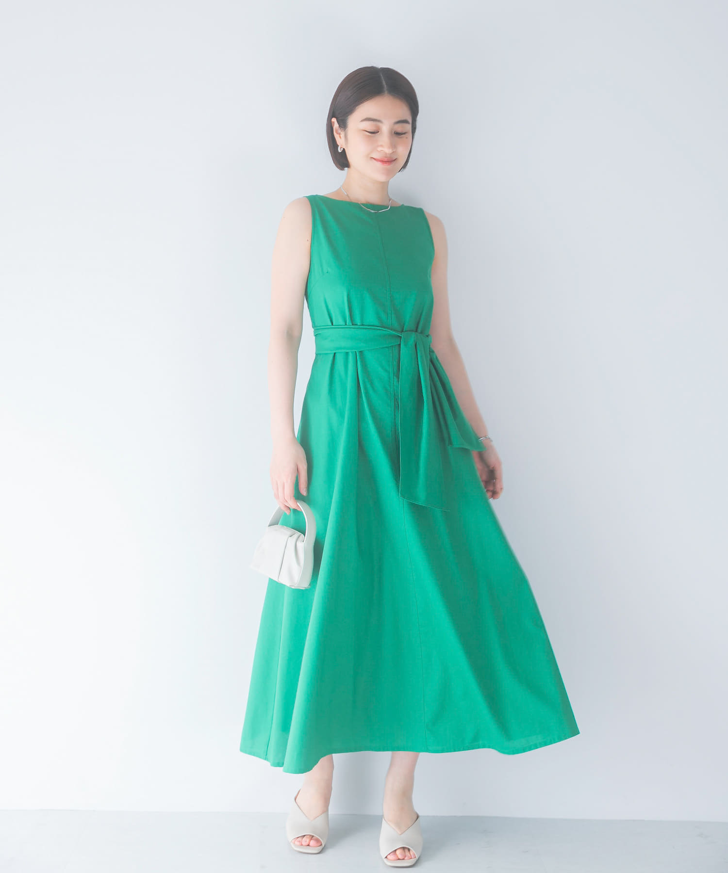 GREEN