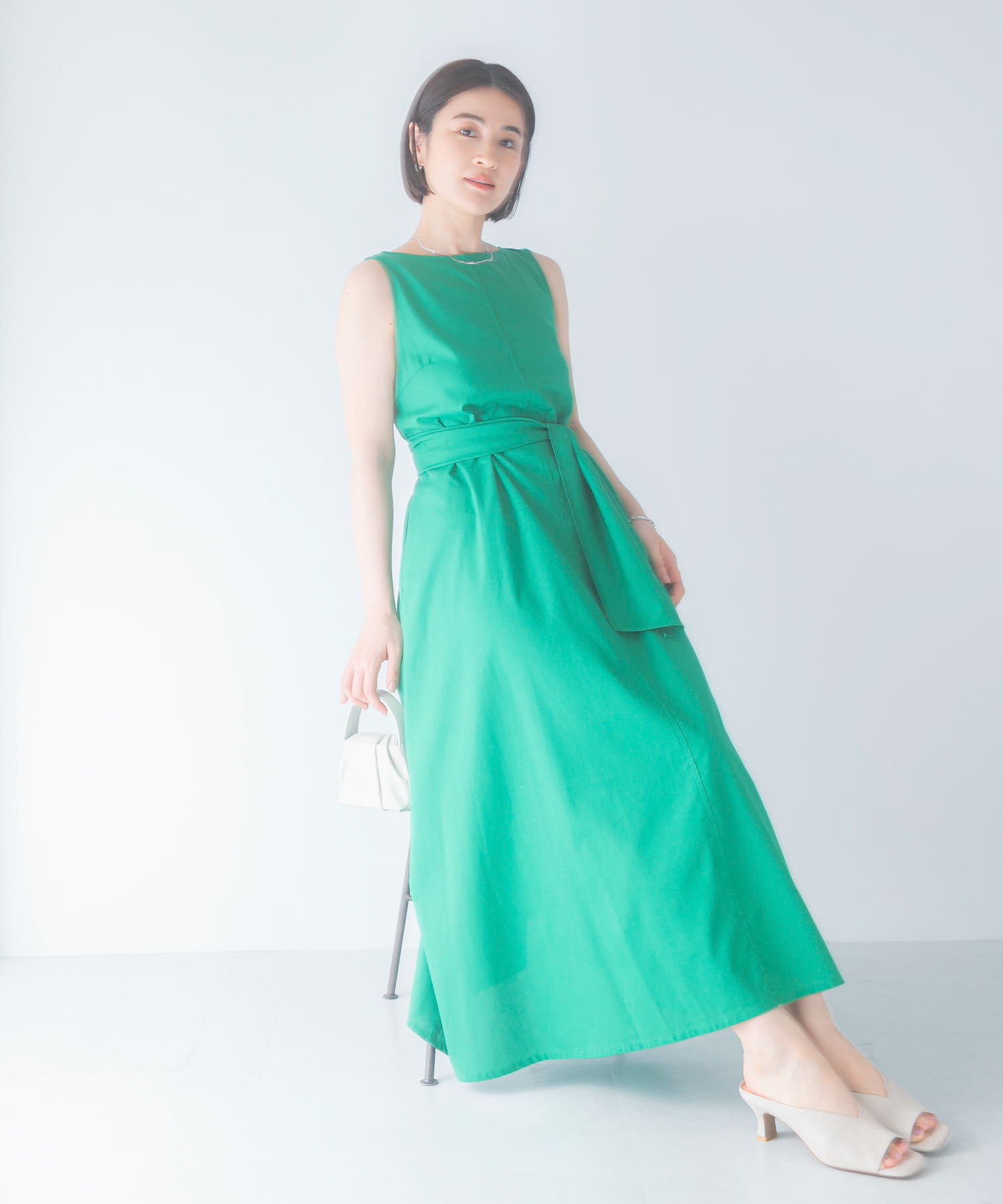 GREEN