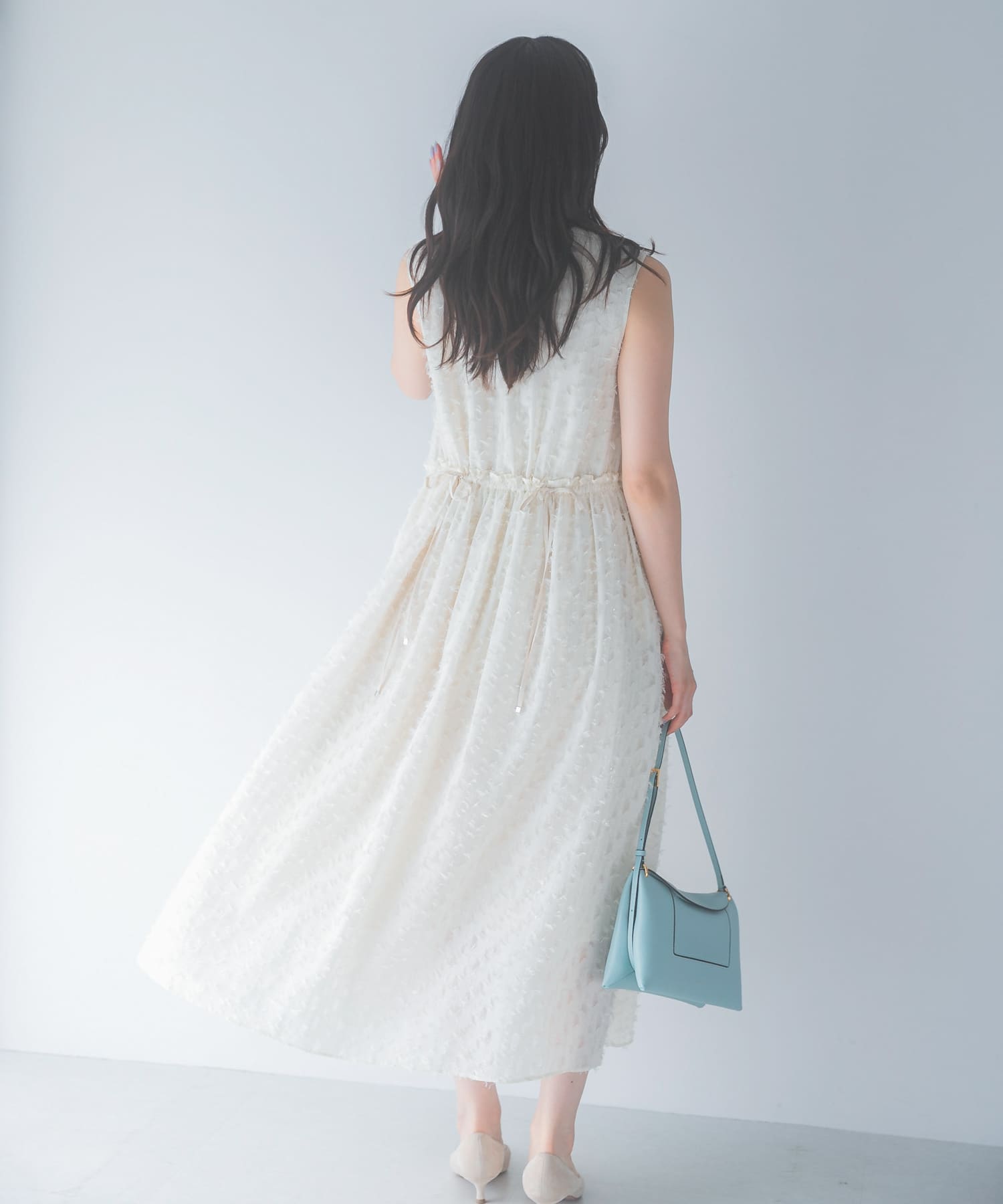 OFF WHITE