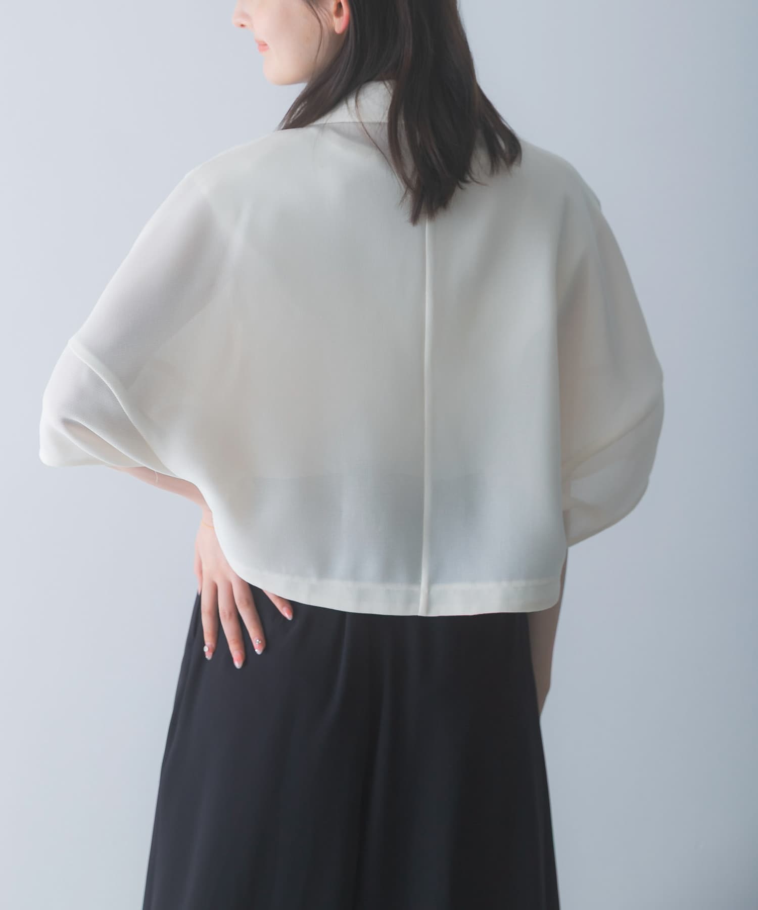 OFF WHITE