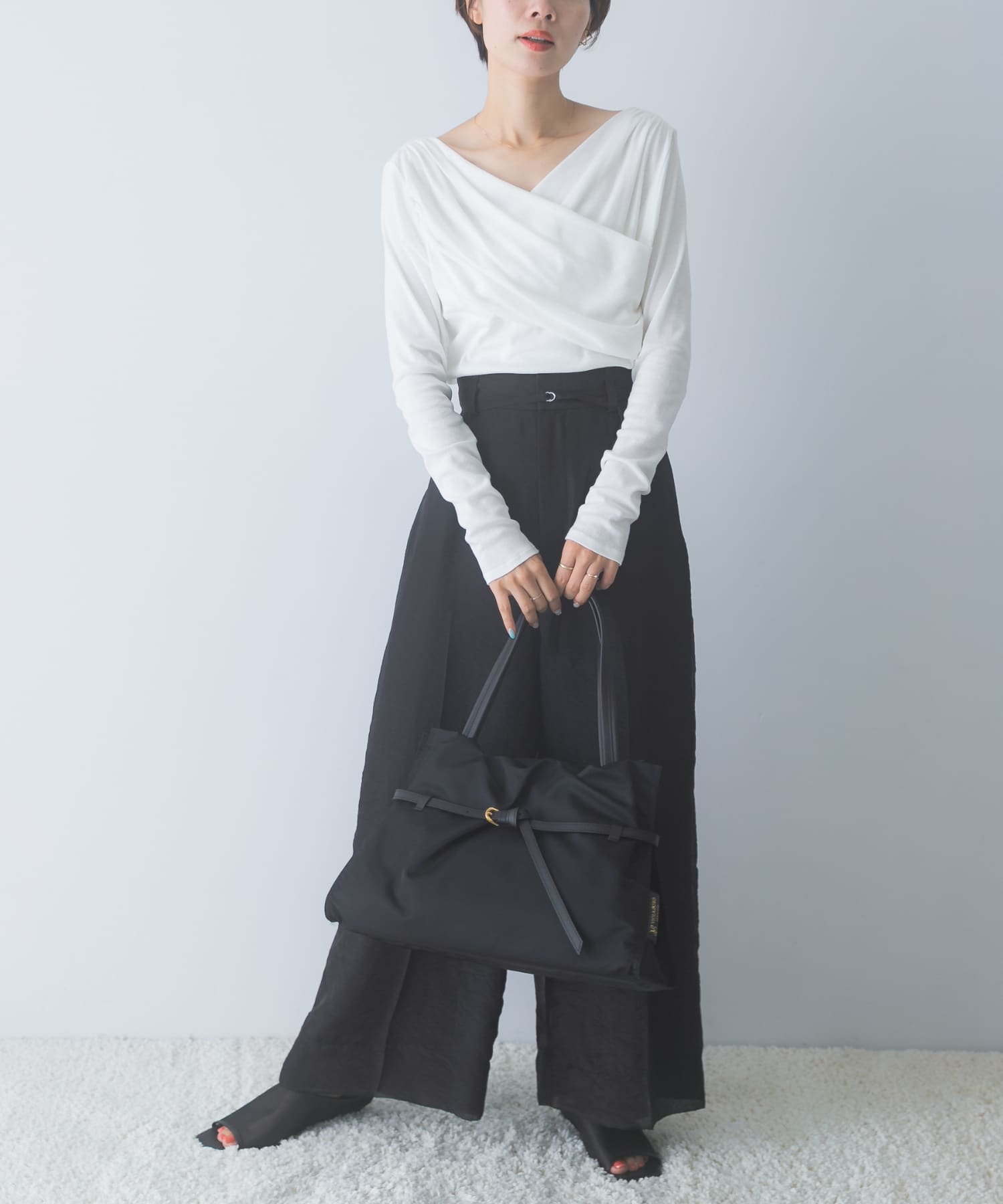 OFF WHITE