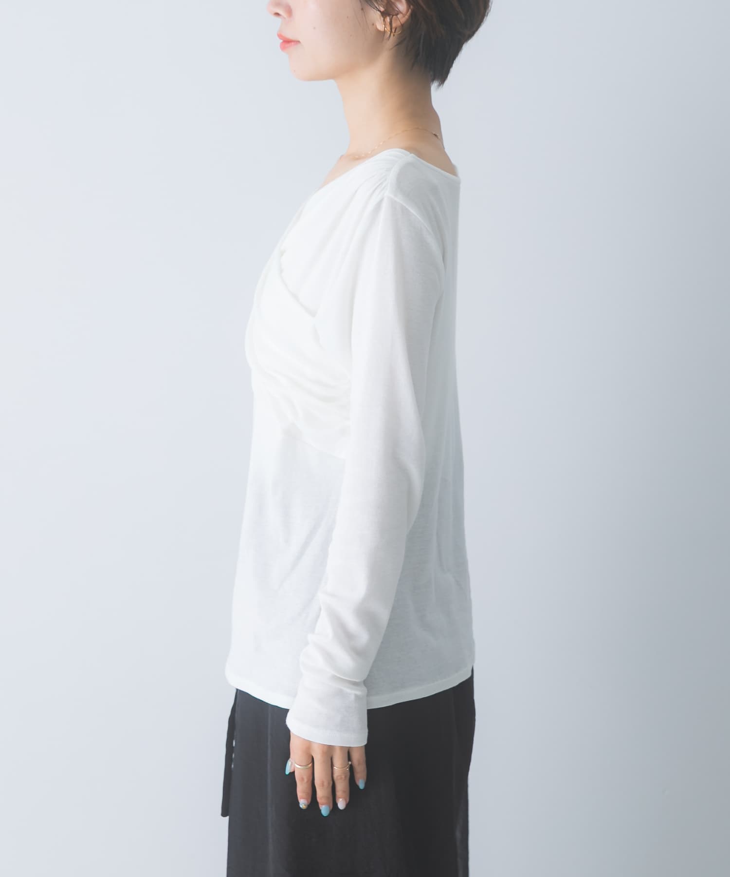 OFF WHITE