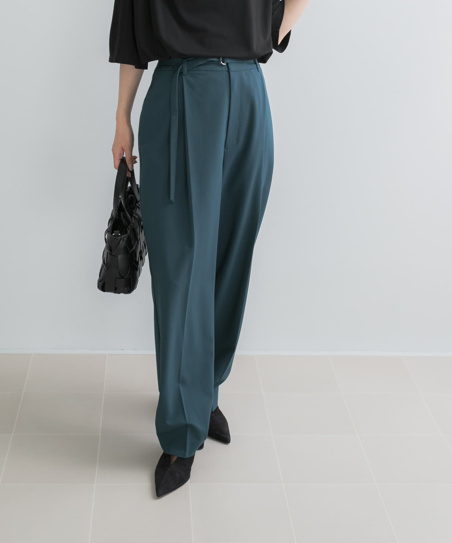 GREEN