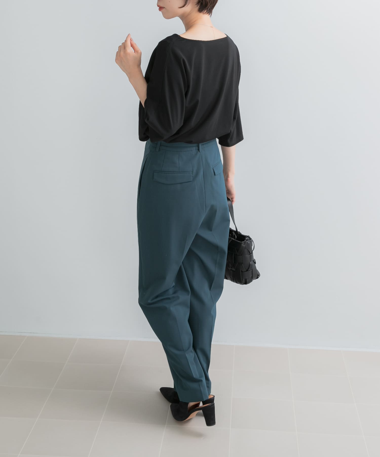 GREEN