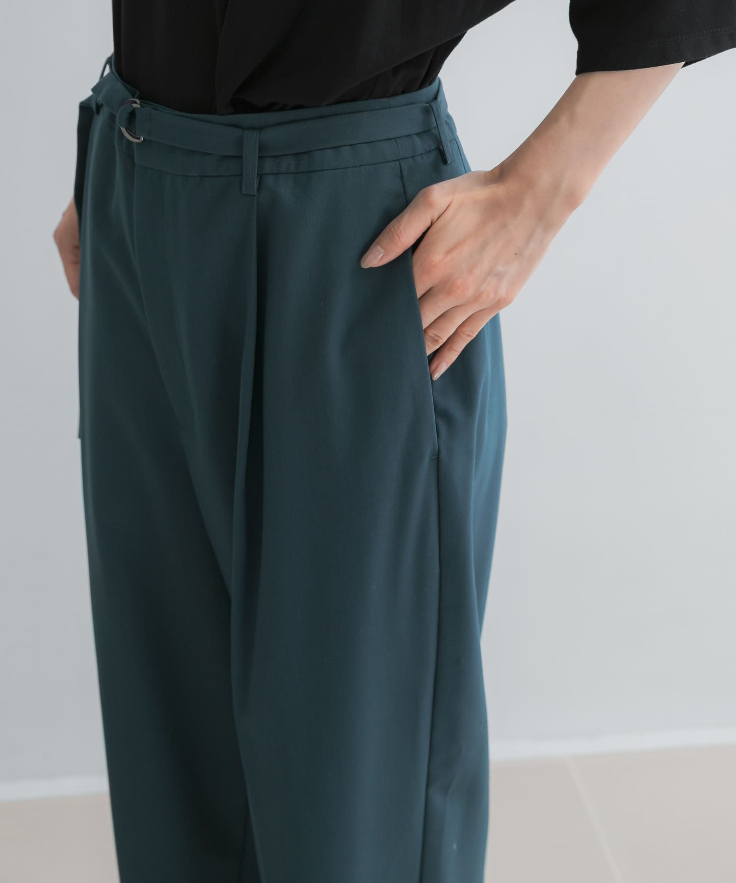 GREEN