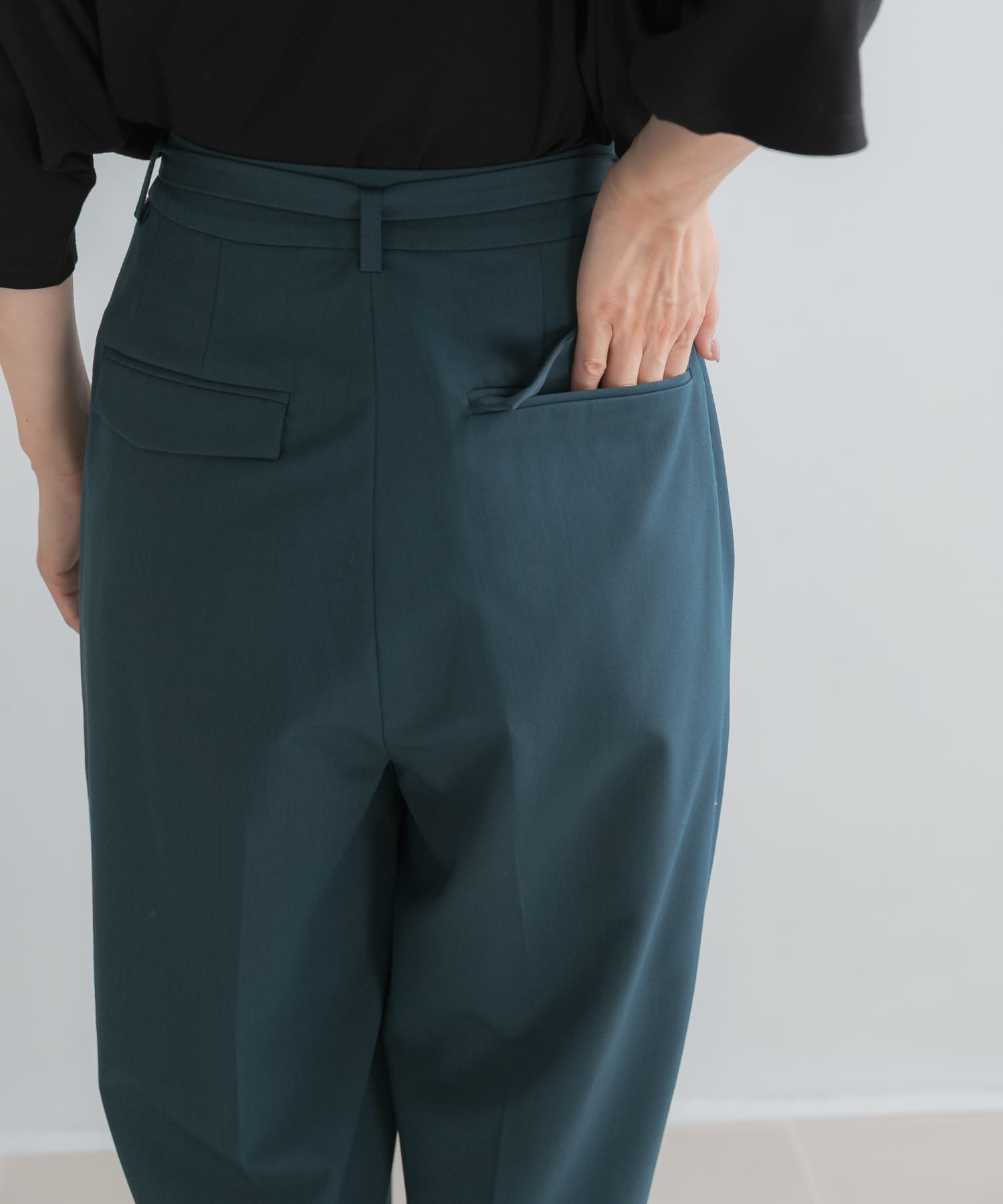 GREEN
