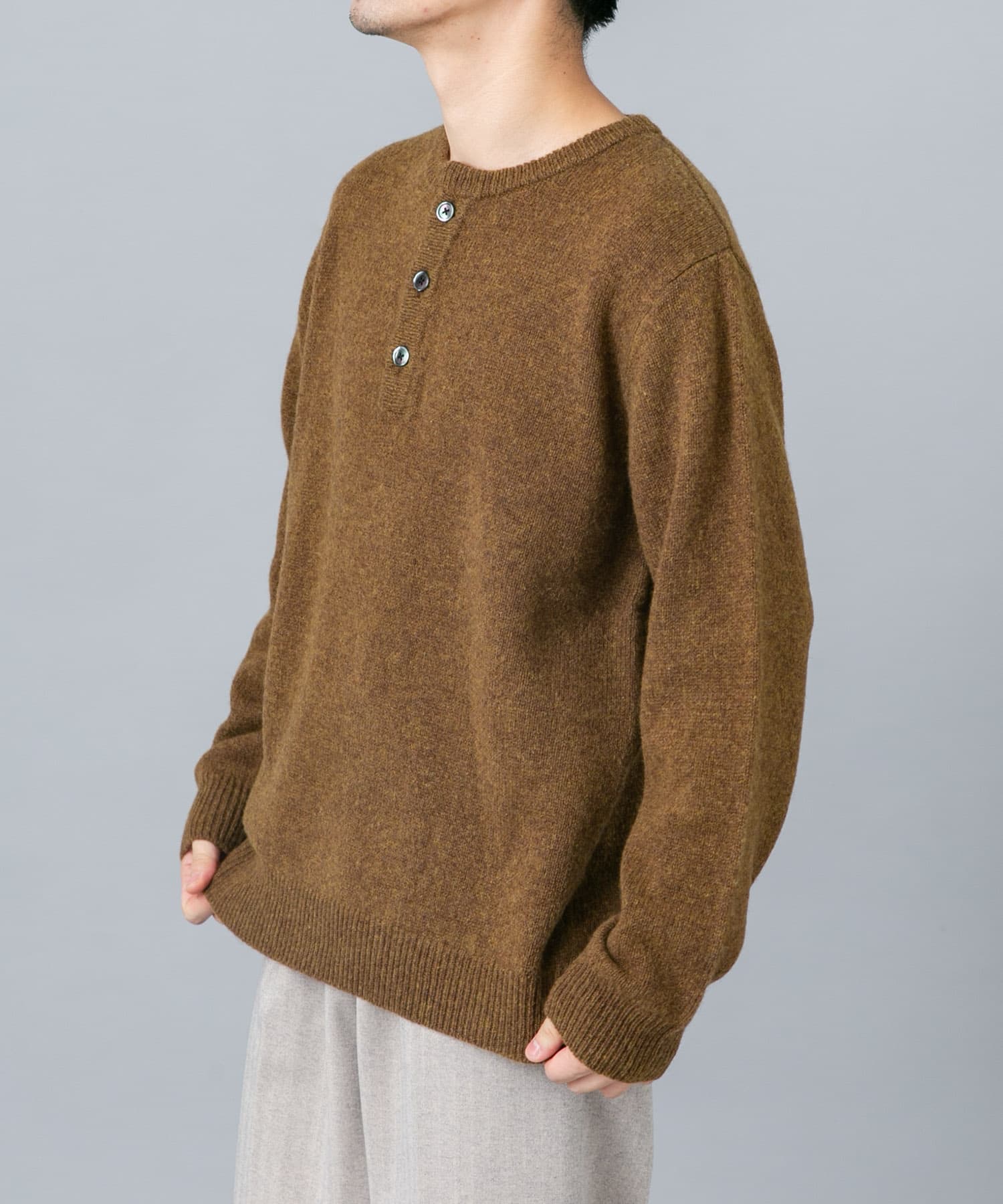 KHAKI