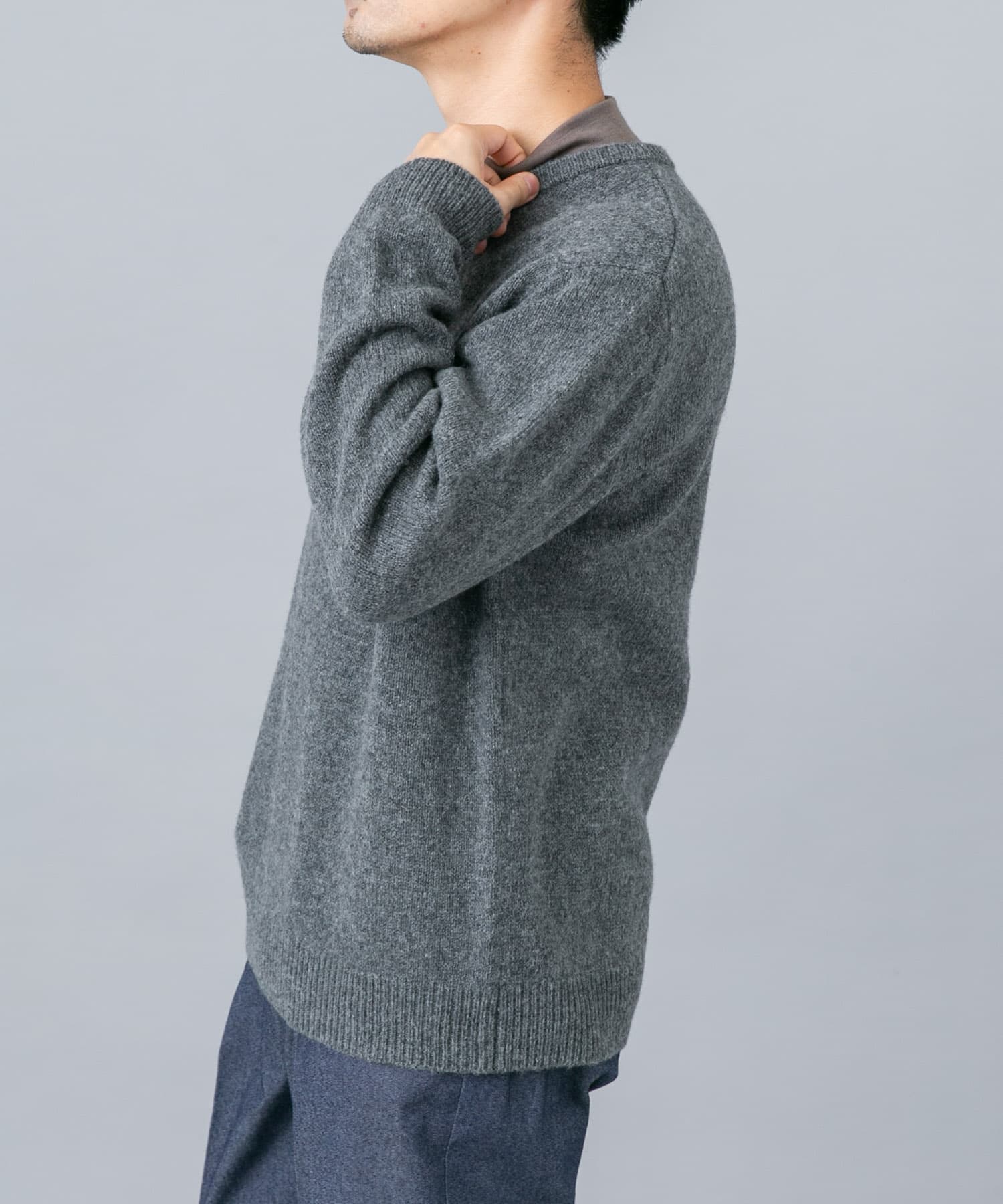 GRAY